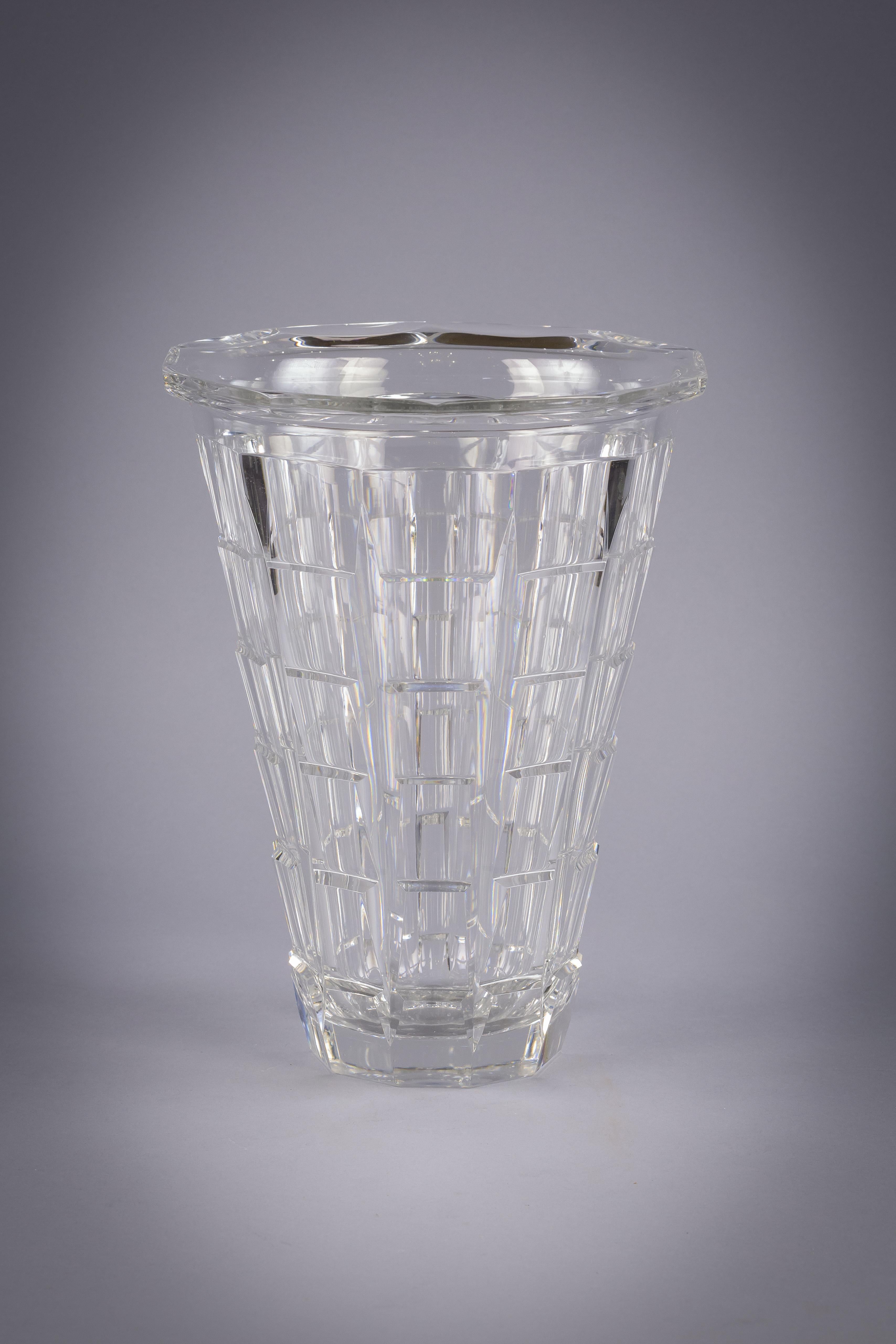 American Art Deco Glass Vase, circa 1930 In Good Condition For Sale In New York, NY