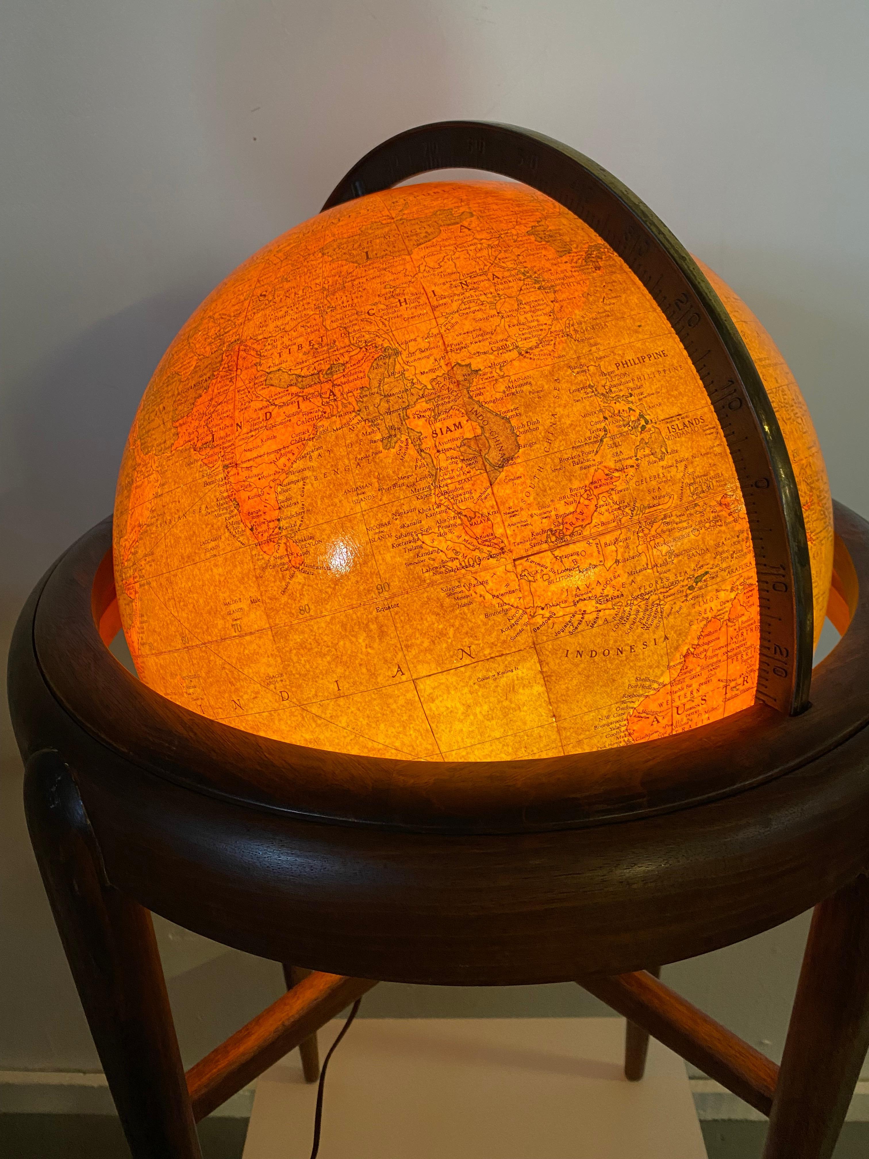 American Art Deco Globe of the World with an Internal Light, Glass and Walnut 4