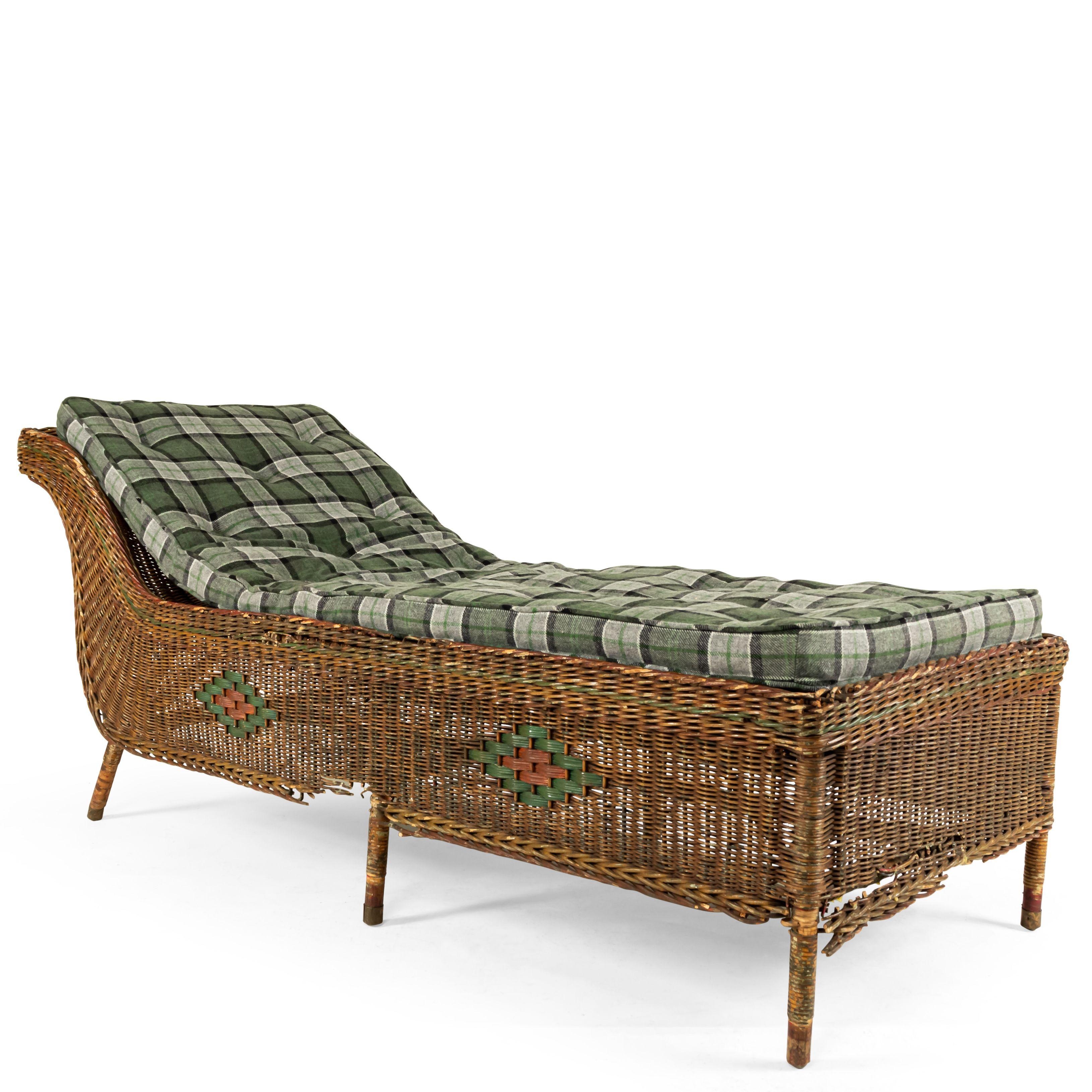 Récamier à dossier en osier naturel Art Déco américain avec garniture peinte en rouge et vert

Dommages et pertes sur les garnitures en osier