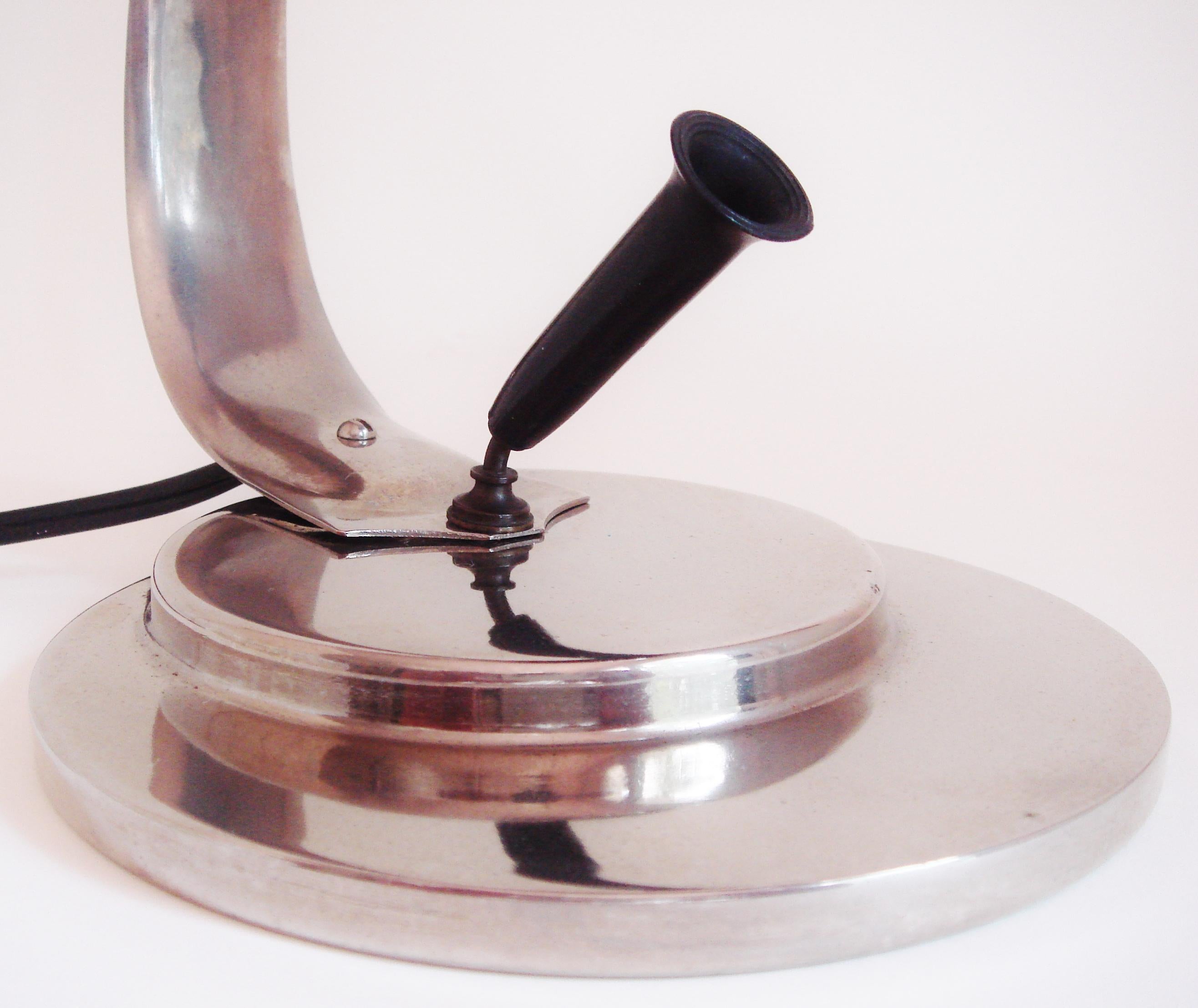 American Art Deco Nickel-Plated Adjustable Desk Lamp with Bakelite Pen Holder For Sale 1