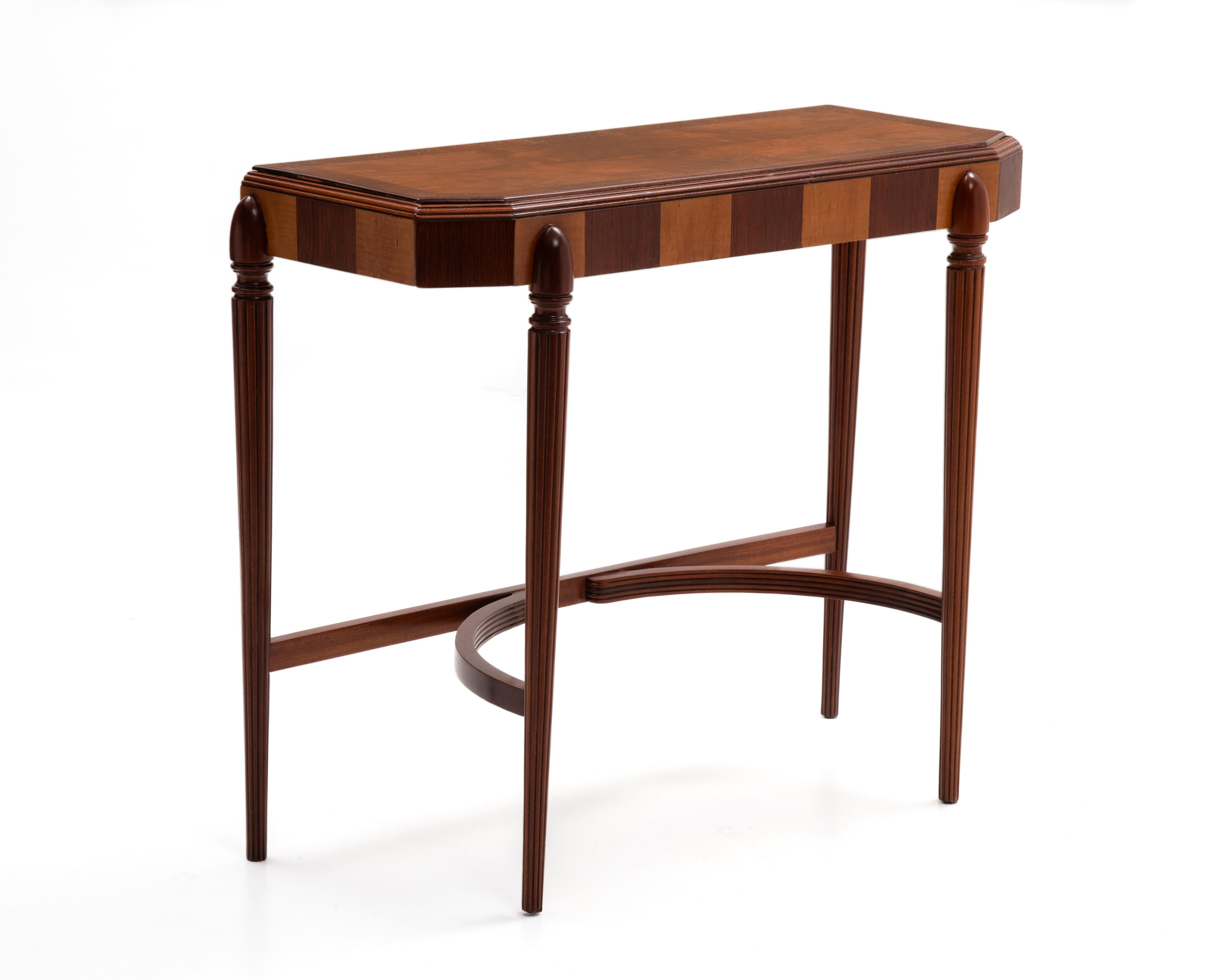 American Art Deco Rosewood Walnut Maple Hall Console Table Fluted Legs For Sale 4
