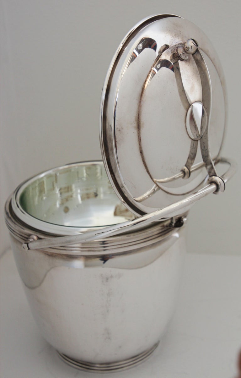 Brass American Art Deco Sheffield Silver Plate Lidded Ice Bucket, USA For Sale