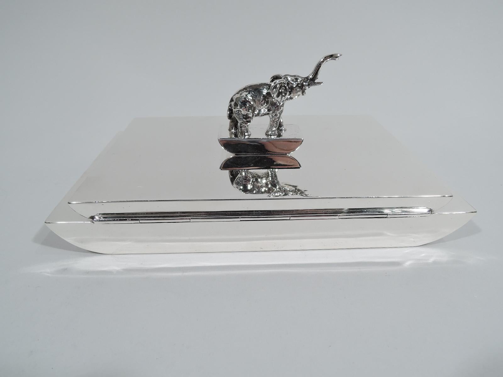 American Art Deco Sterling Silver Box with Elephant Finial In Excellent Condition In New York, NY