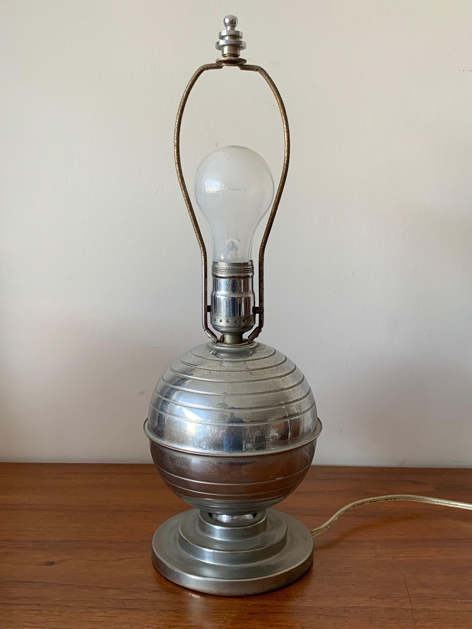 American Art Deco Table Lamp In Good Condition In St.Petersburg, FL