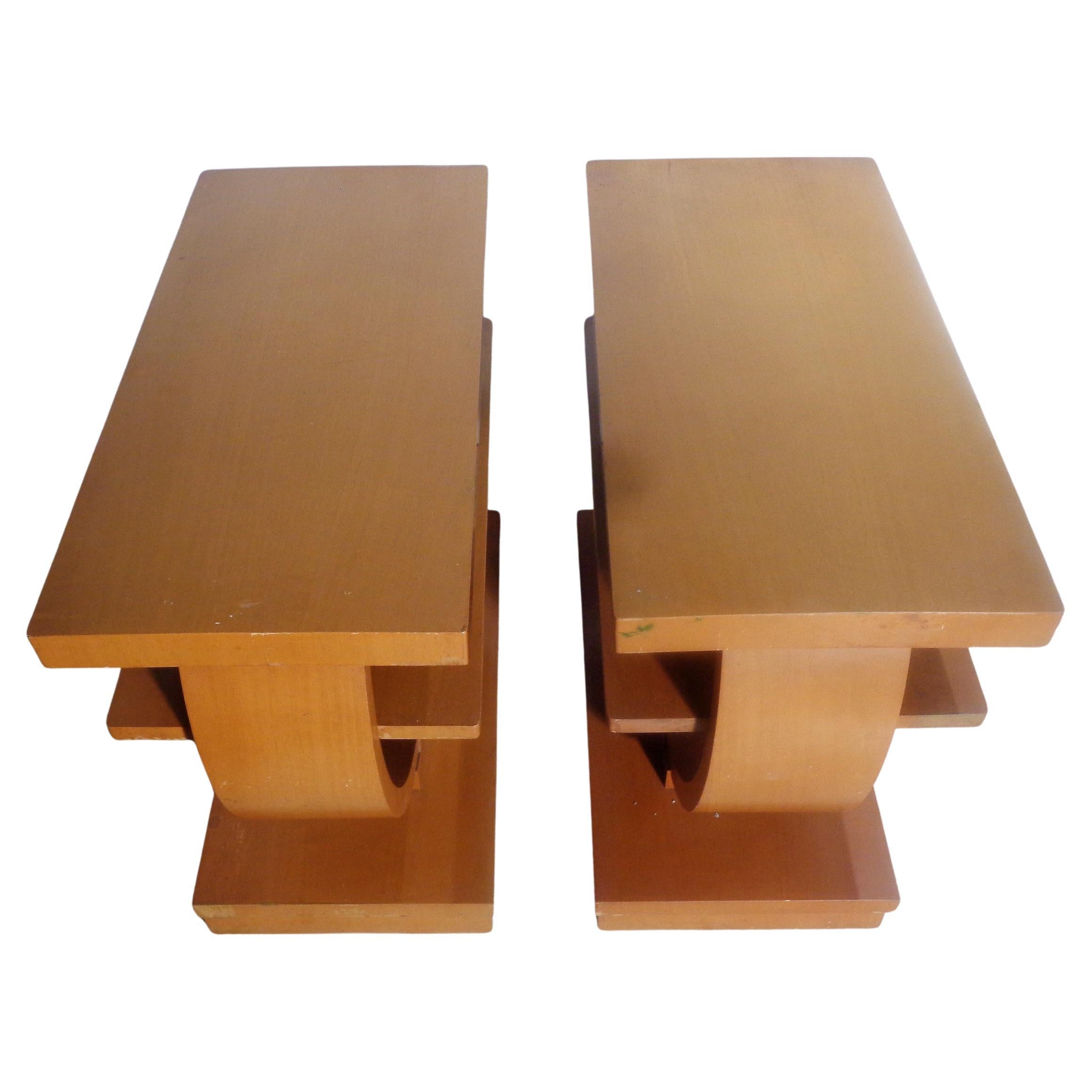 Pair Art Deco Side Tables by Gilbert Rohde for Brown Saltman  For Sale 1
