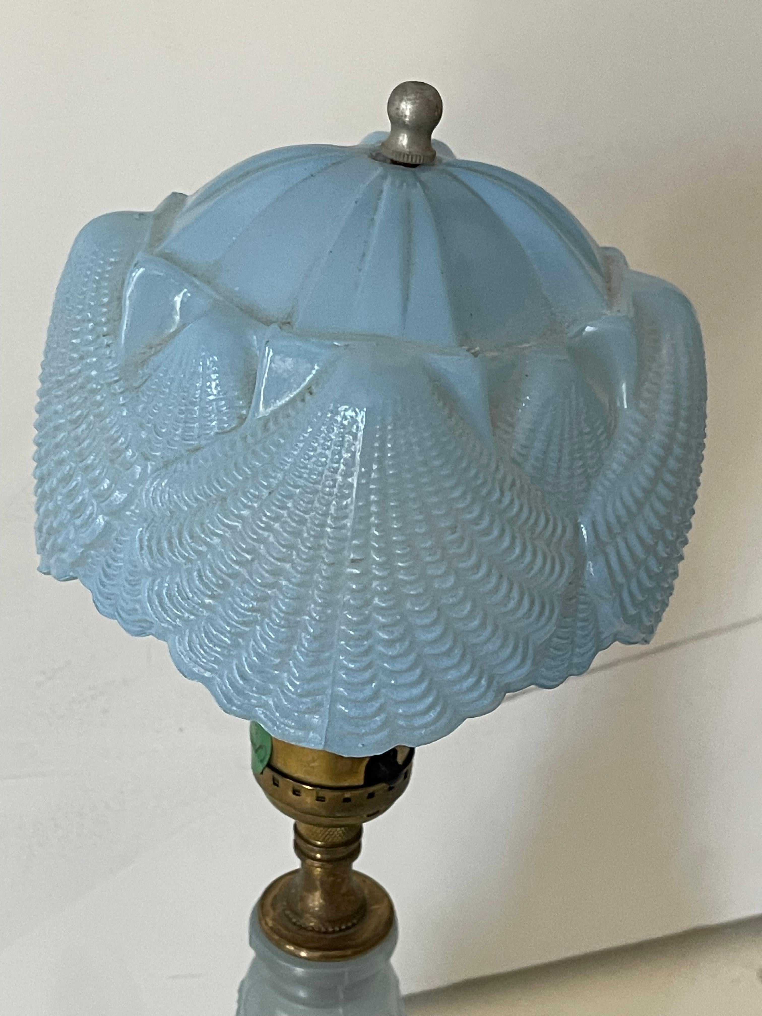 Lampe Art Déco américaine en verre vaseline Bon état - En vente à Boca Raton, FL