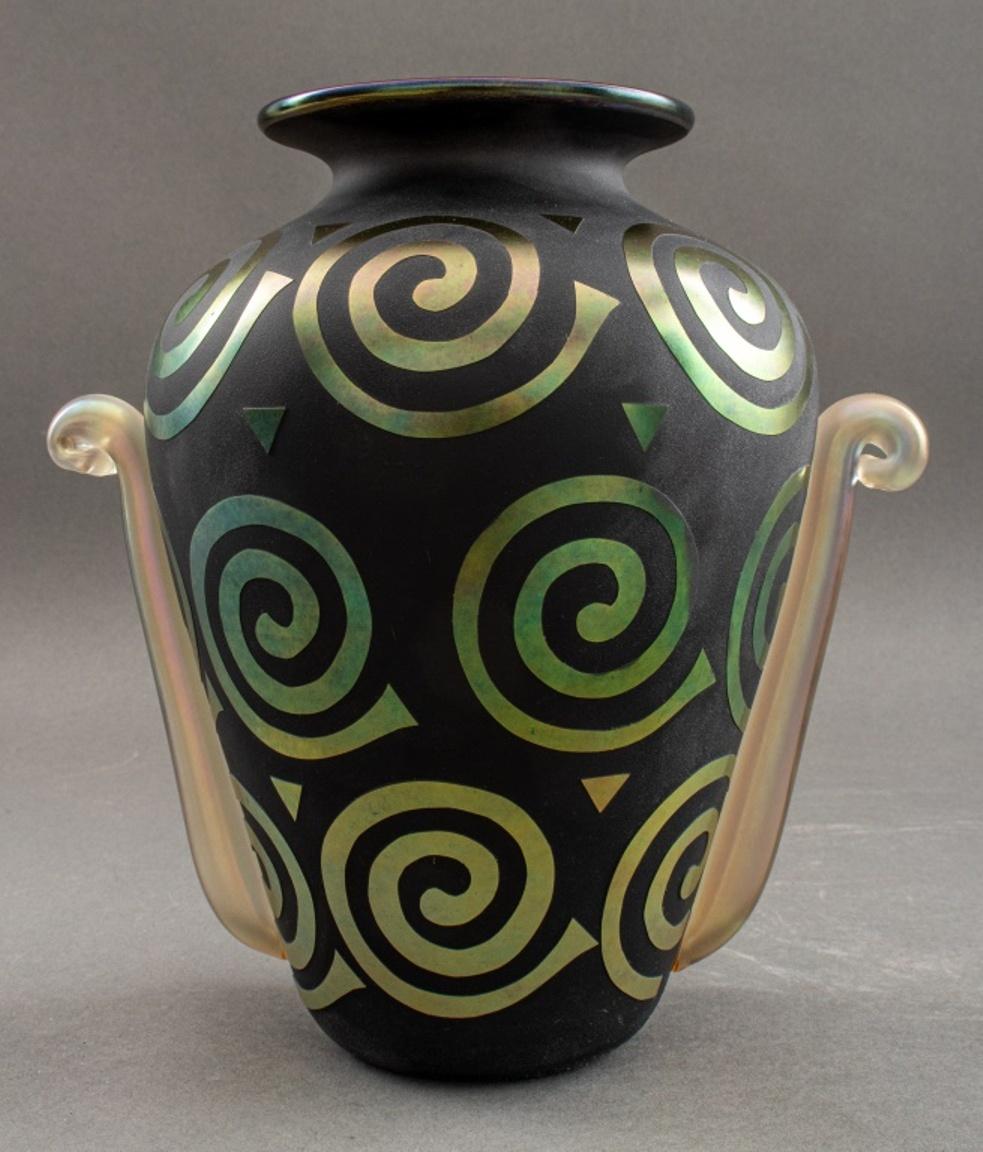 20ième siècle Vase en verre d'art américain en édition numérotée en vente