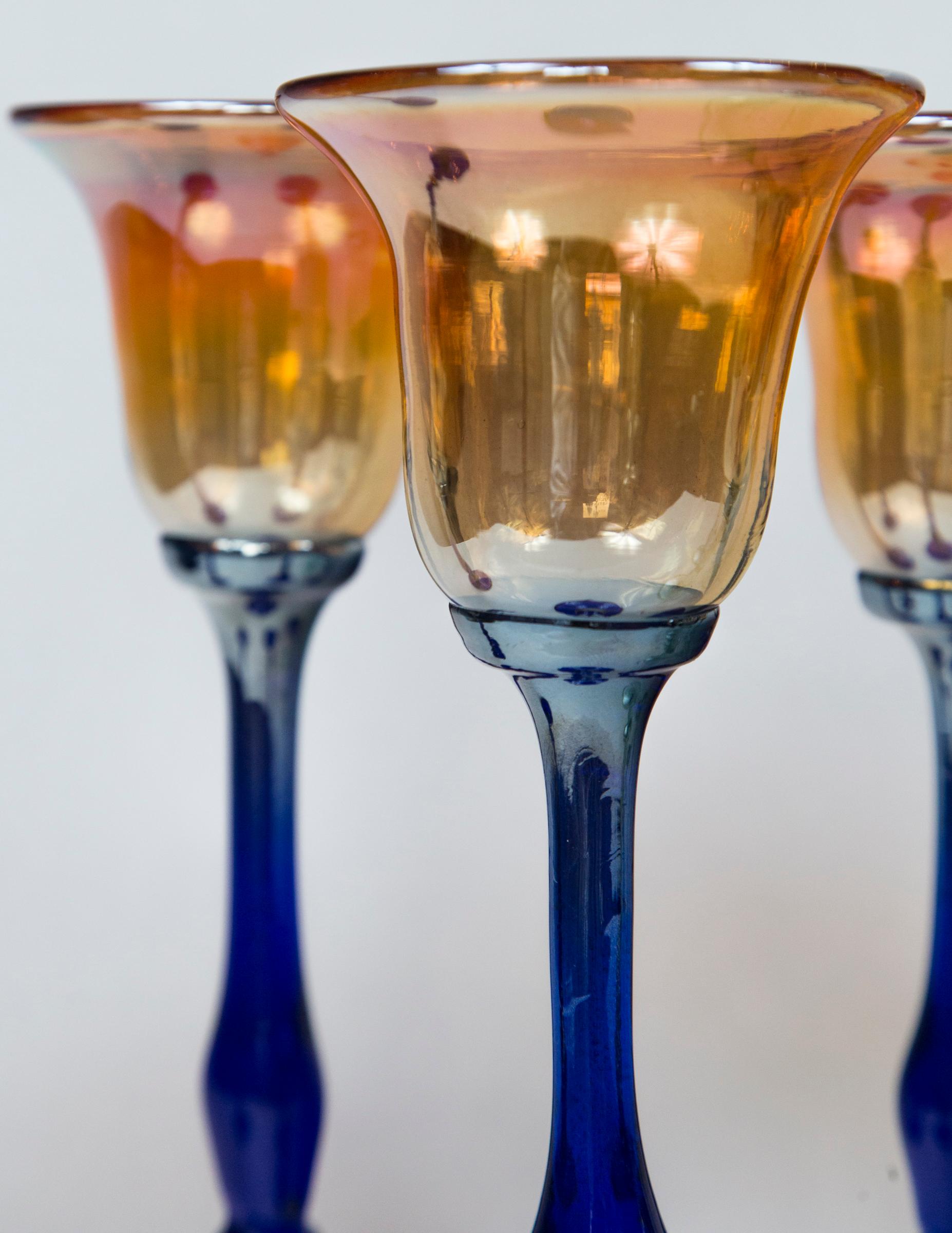 20th Century American Art Glass Set of 8 Stemmed  Wine Glasses