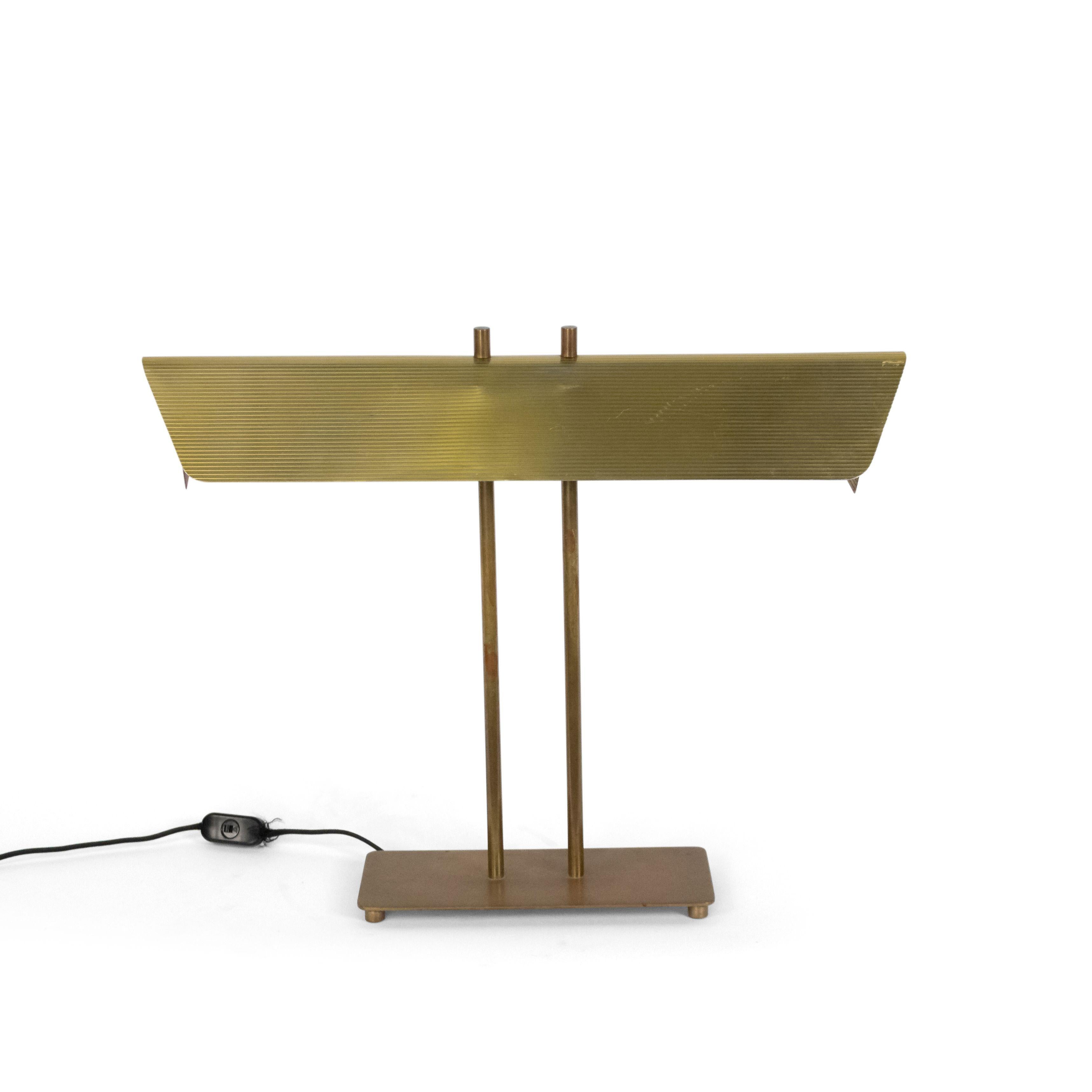 Mid-Century Modern Lampe de bureau américaine en laiton Art Moderne attribuée à Paul McCobb  en vente