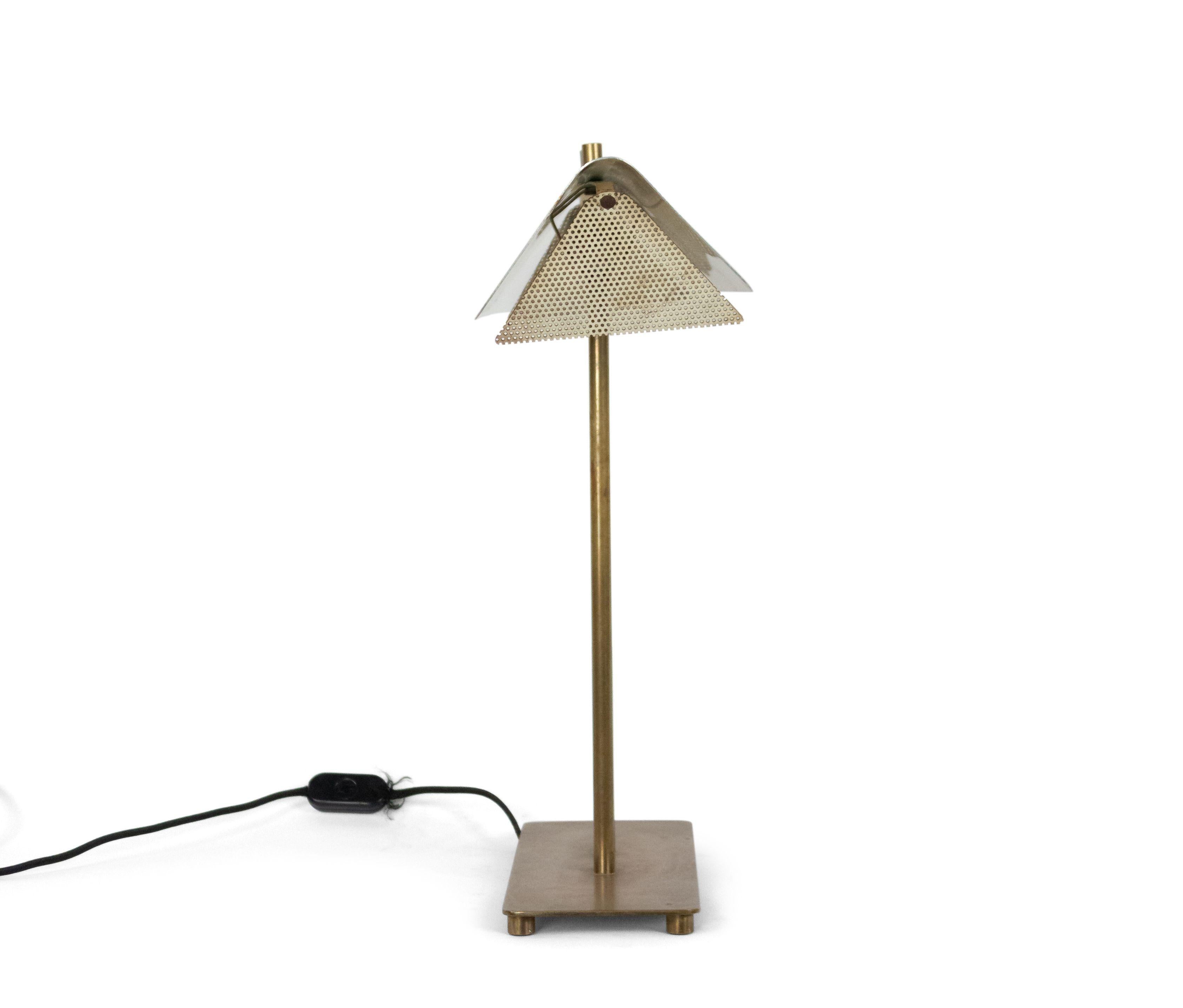 Laiton Lampe de bureau américaine en laiton Art Moderne attribuée à Paul McCobb  en vente