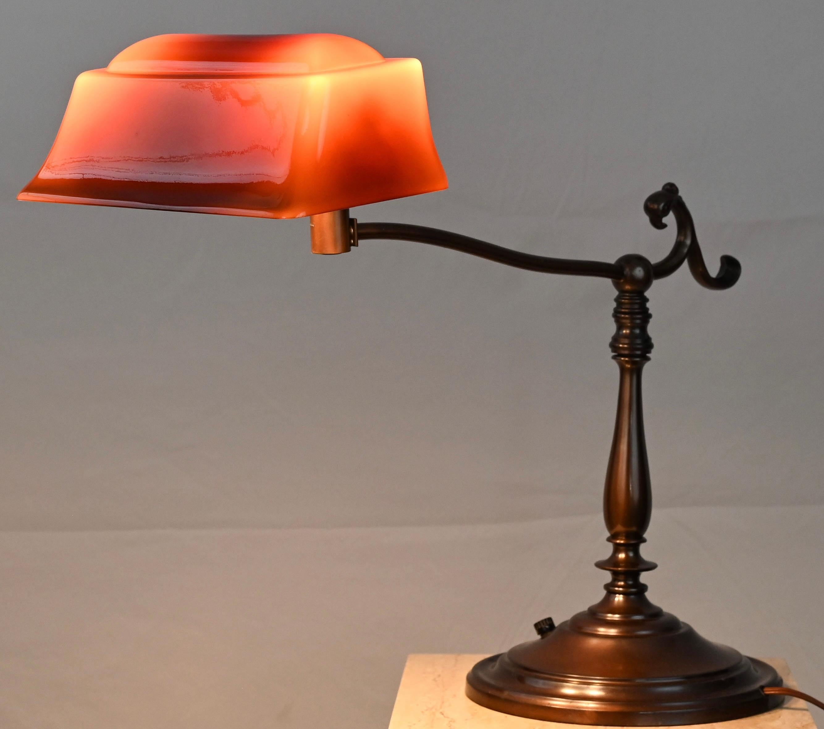 American Art Nouveau Emeralite Table Lamp In Good Condition For Sale In Miami, FL