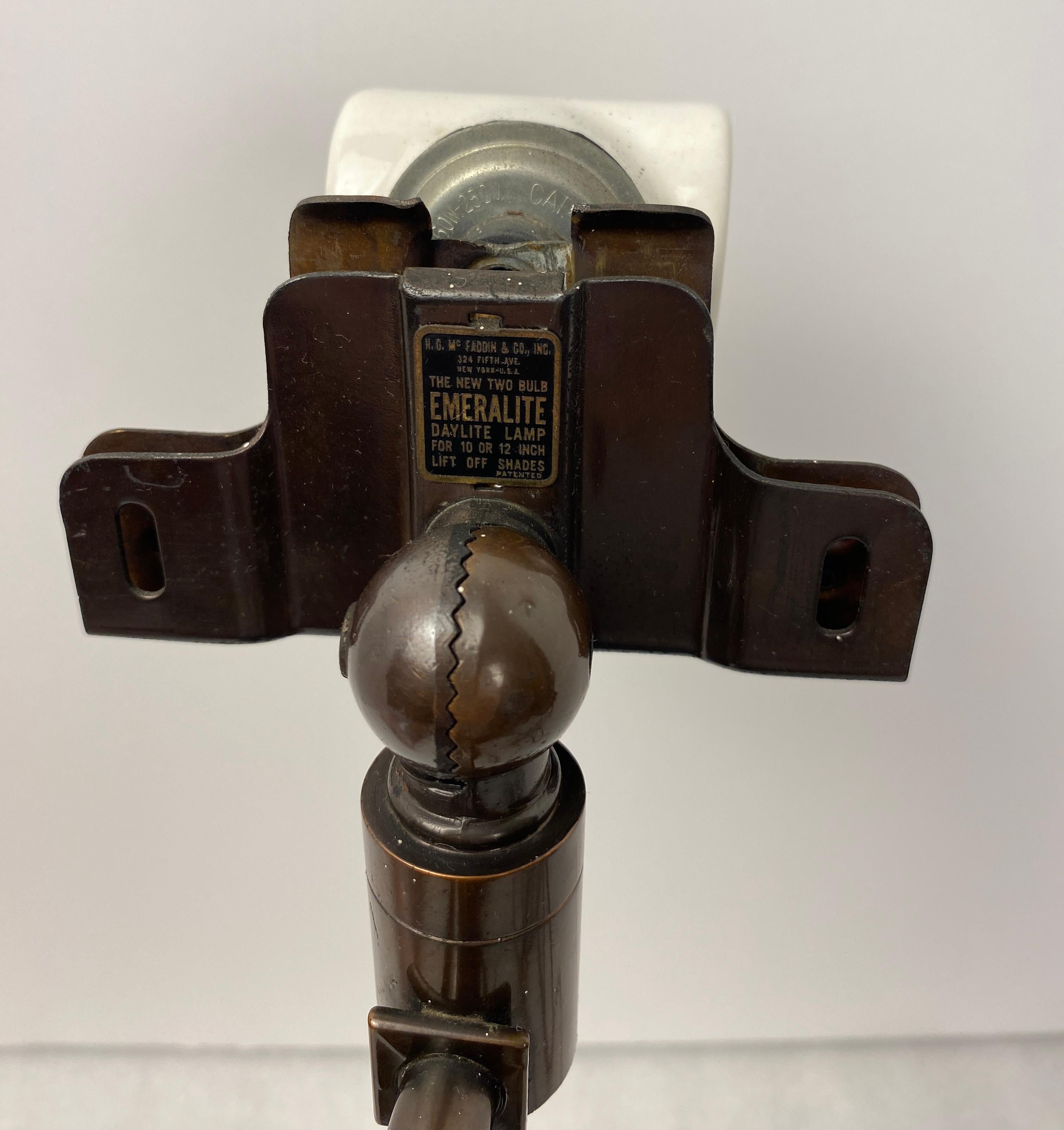 20th Century American Art Nouveau Emeralite Table Lamp For Sale