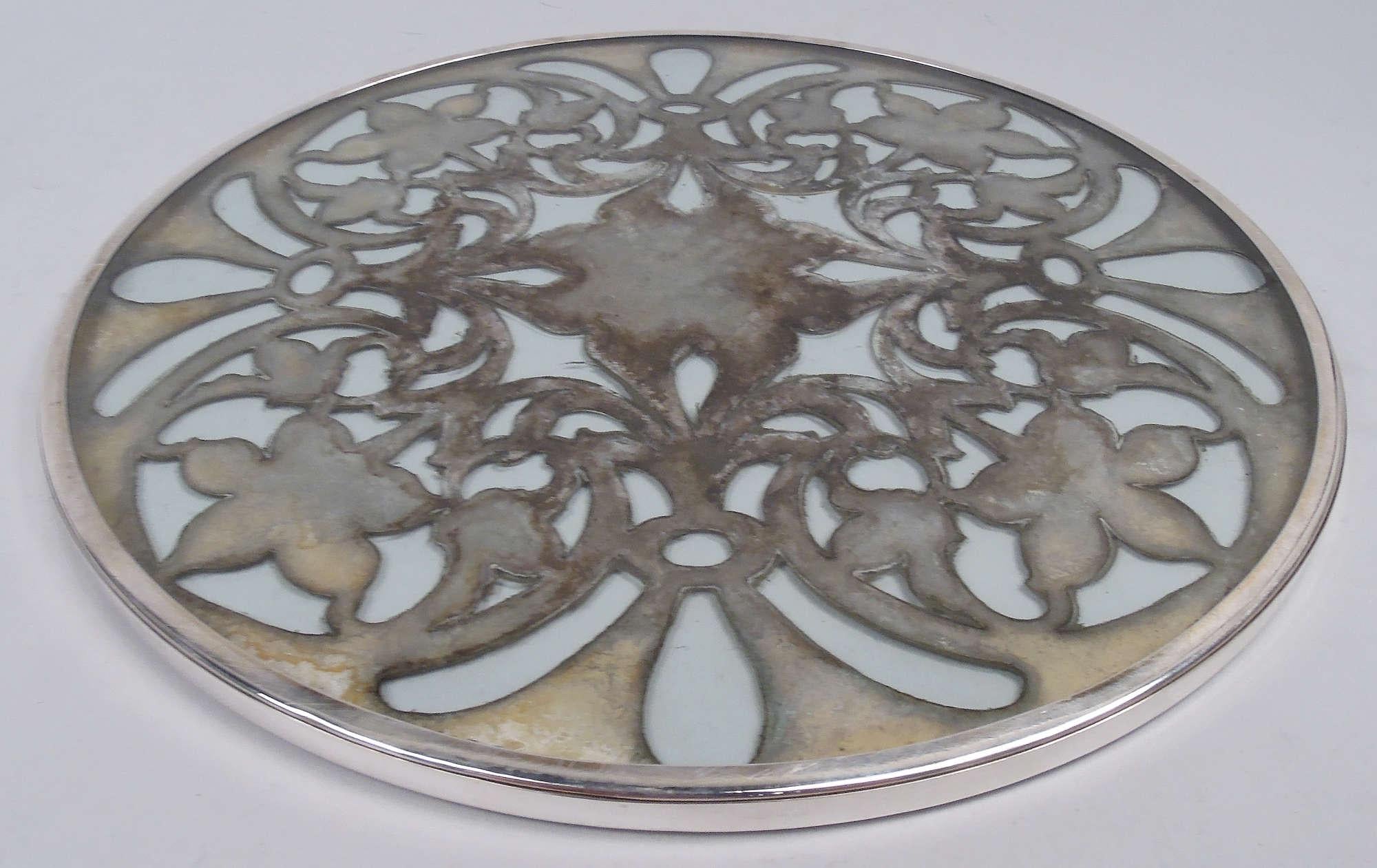 American Art Nouveau Floral Silver Overlay 10-Inch Round Trivet In Good Condition In New York, NY