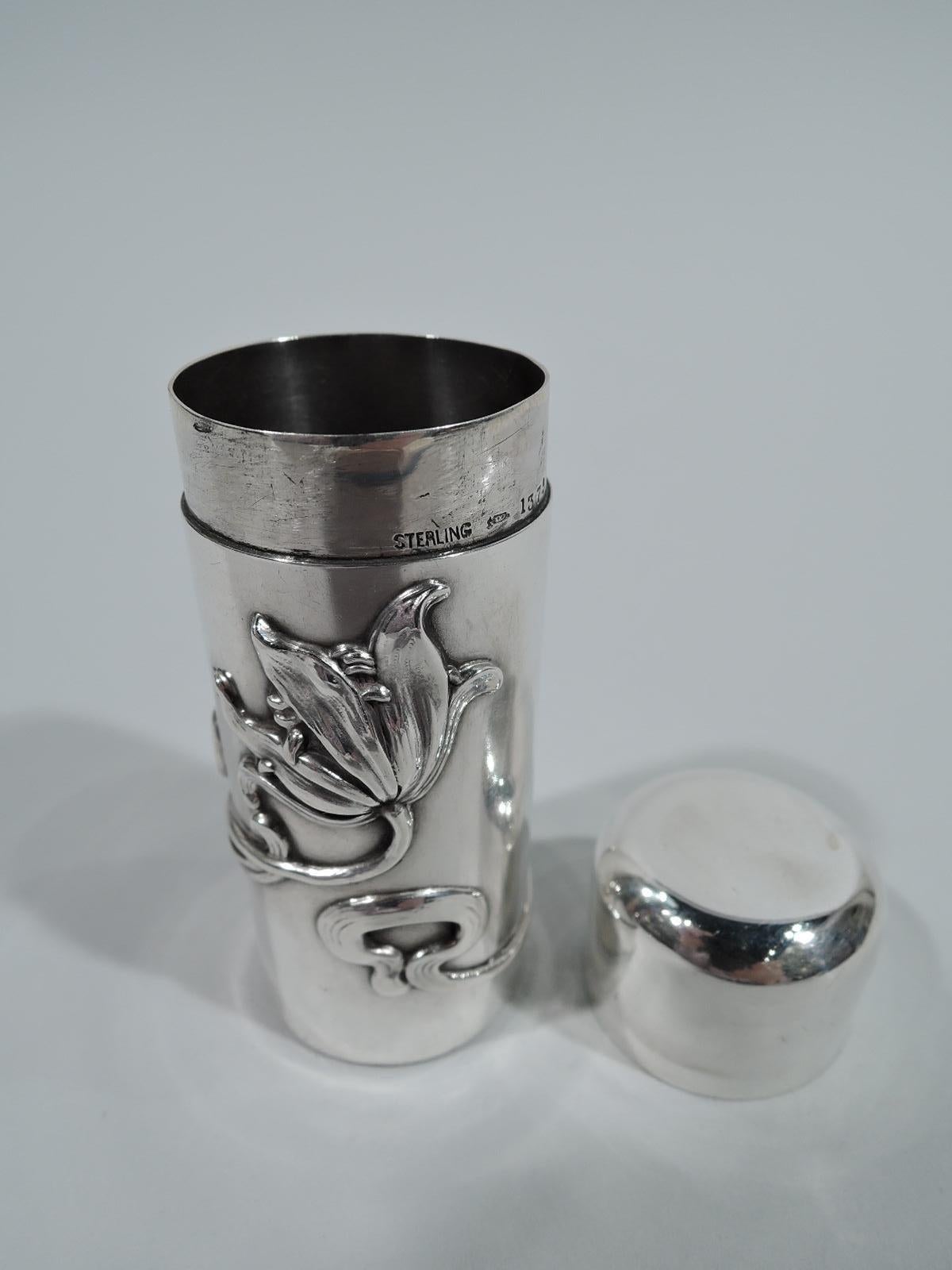 American Art Nouveau Sterling Silver Vanity Box by Kerr In Excellent Condition In New York, NY