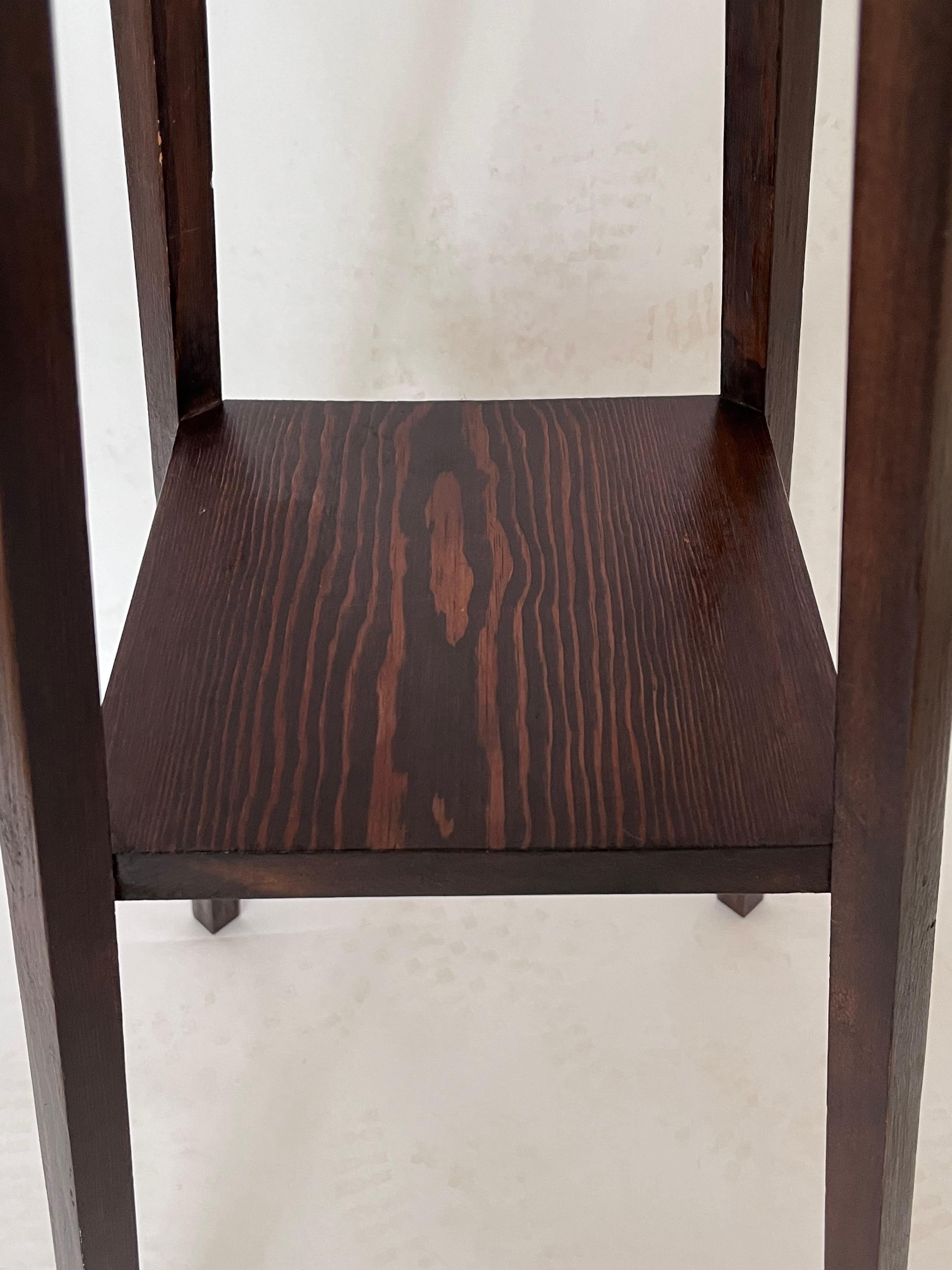 American Arts and Crafts Early 20th Century Tall Plant Stand Gueridon For Sale 1