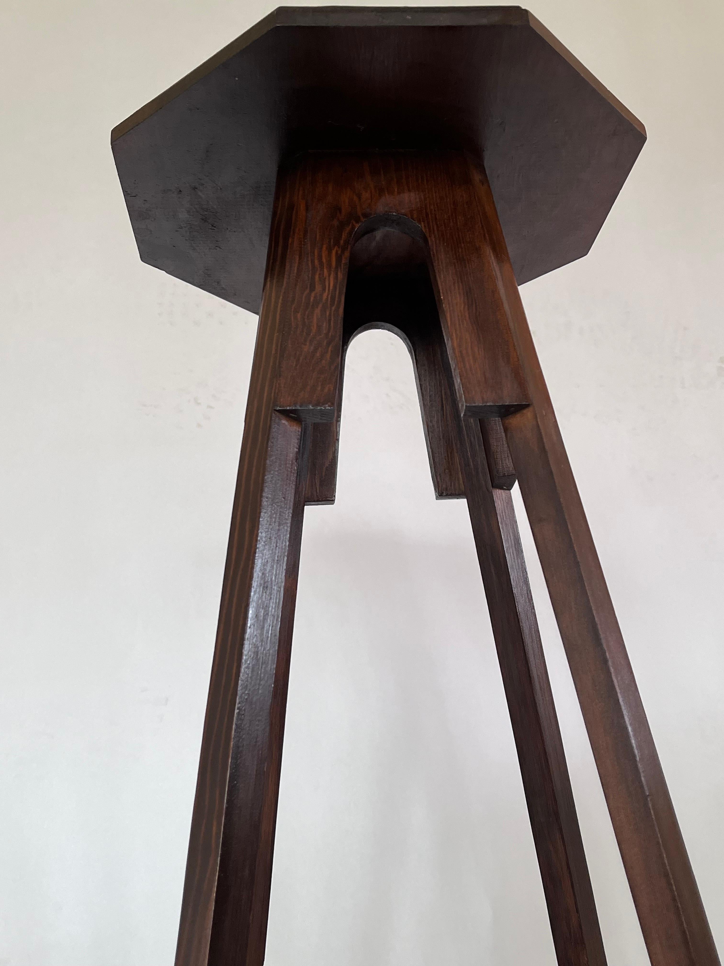 American Arts and Crafts Early 20th Century Tall Plant Stand Gueridon For Sale 3
