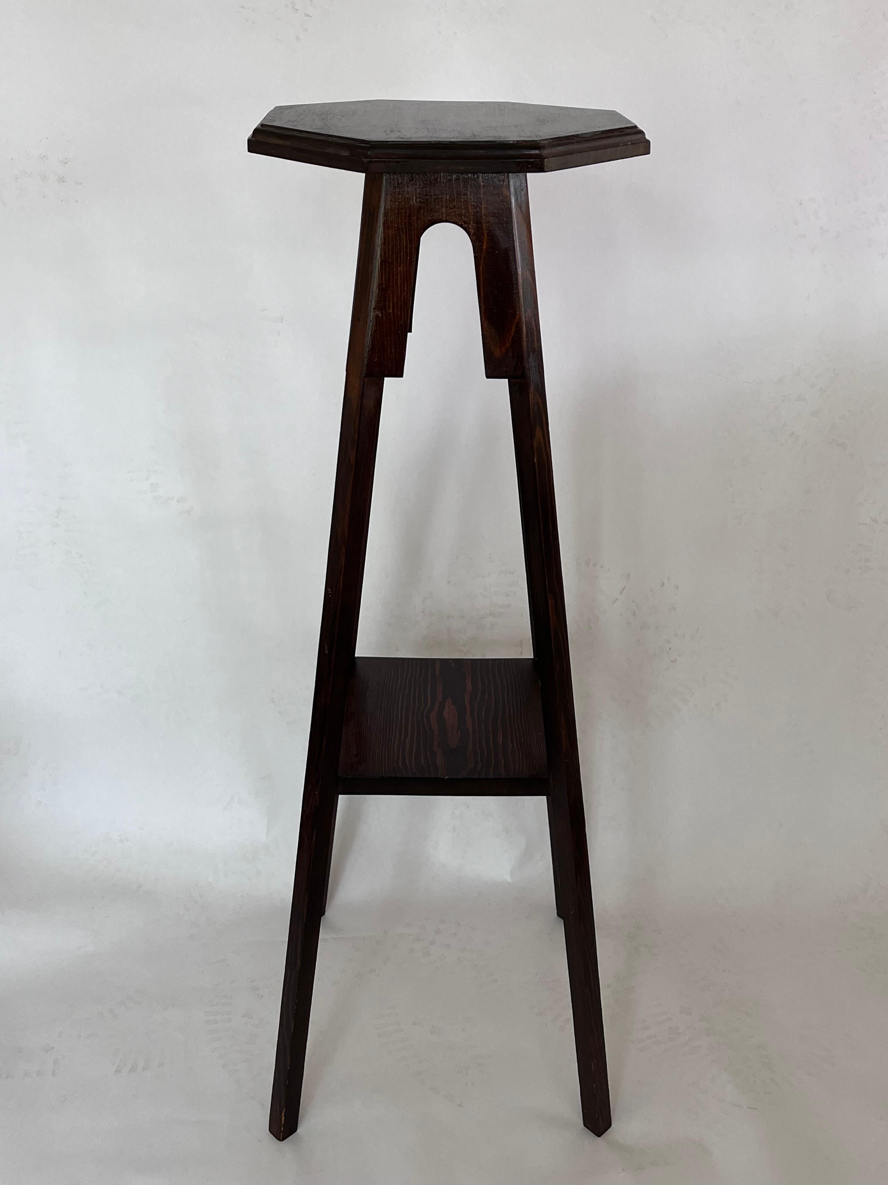 American Arts and Crafts Early 20th Century Tall Plant Stand Gueridon For Sale 4