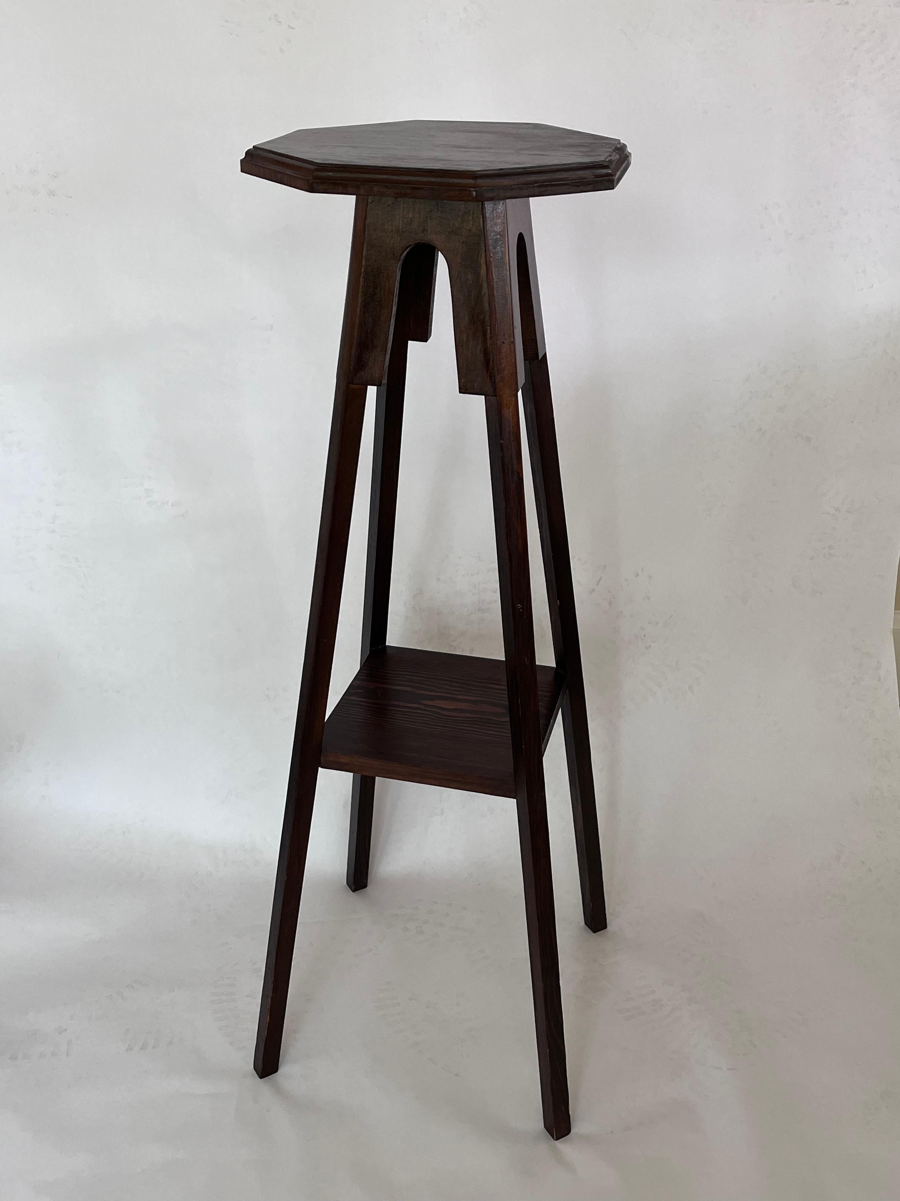 American Arts and Crafts Early 20th Century Tall Plant Stand Gueridon For Sale 5