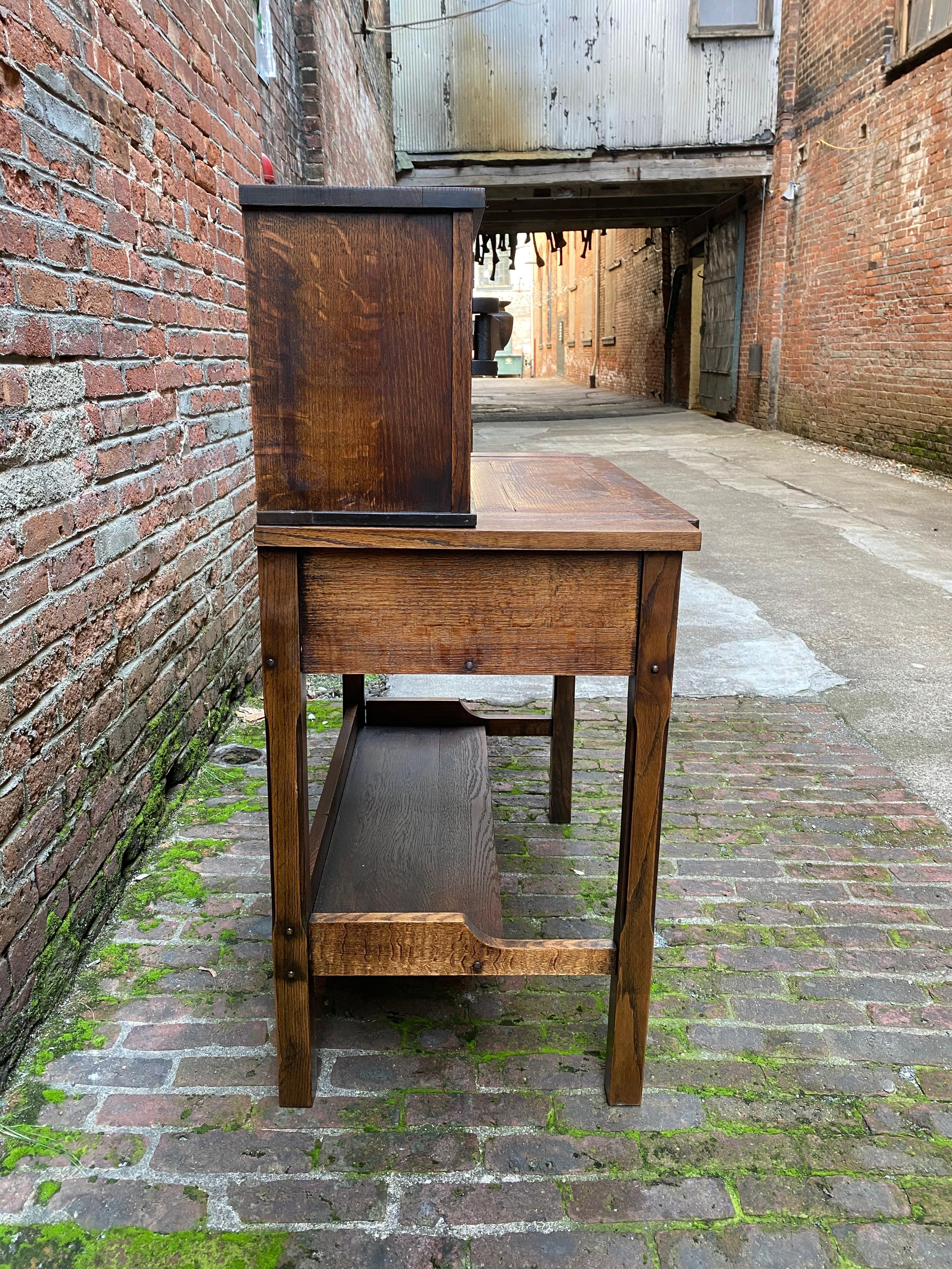 American Arts & Crafts Oak Writing Desk In Good Condition In Garnerville, NY