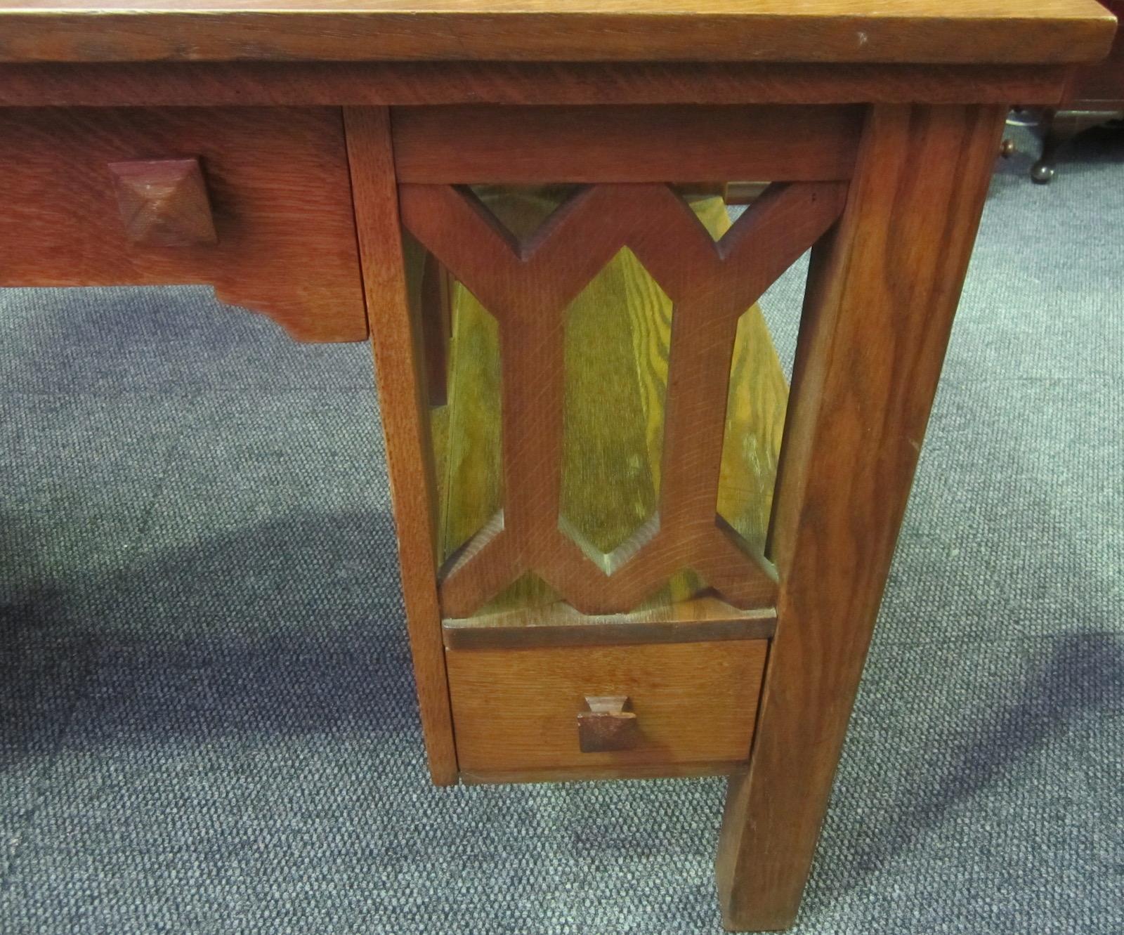 Hand-Crafted American Arts & Crafts Period Mission Oak Desk For Sale