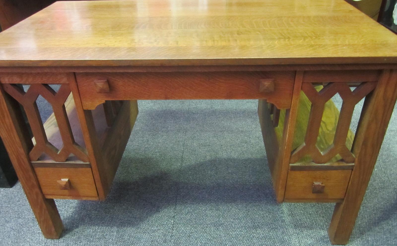 Early 20th Century American Arts & Crafts Period Mission Oak Desk For Sale