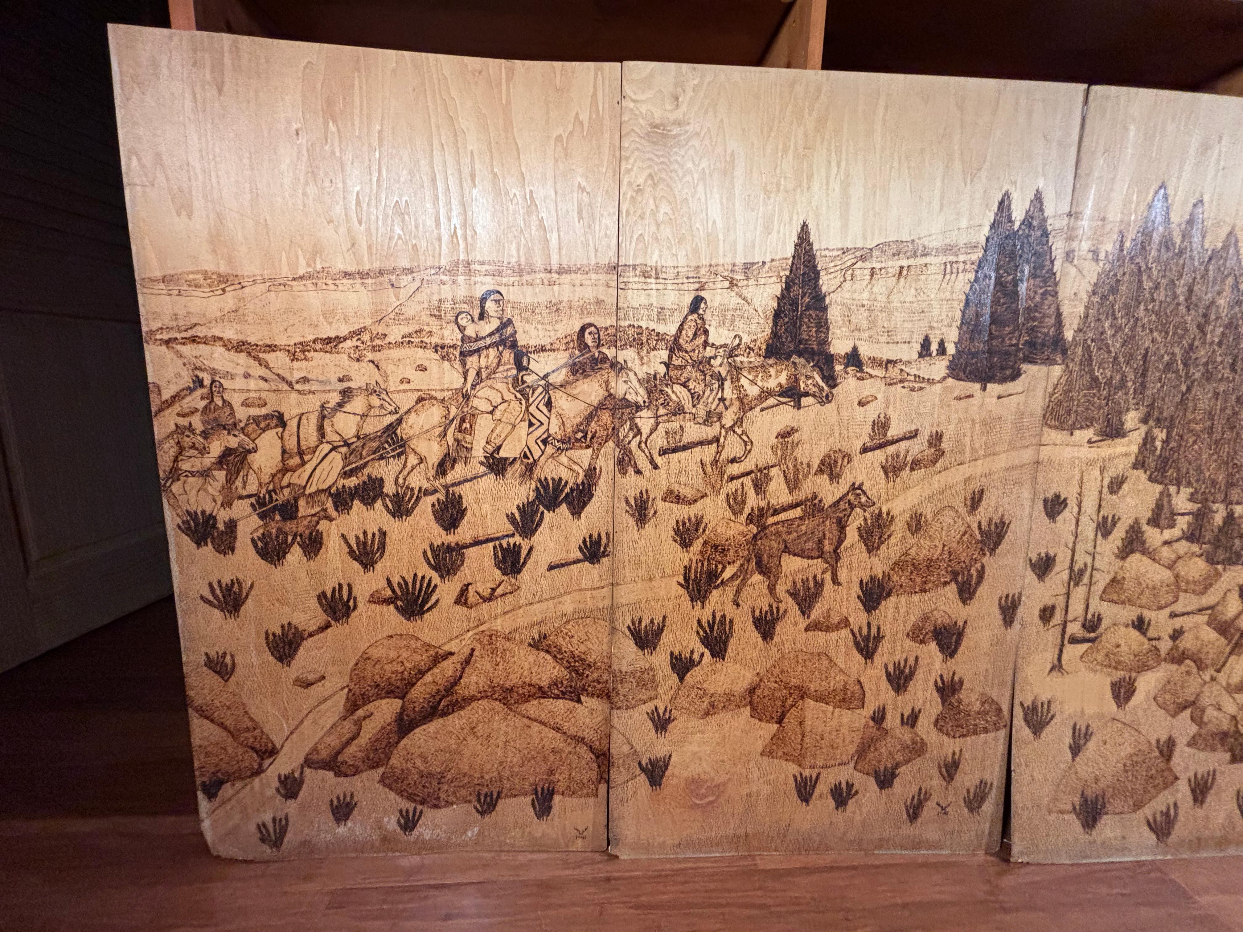 American Arts And Crafts Pyrography Native America Old West Panel Set Four 1941 (amerikanisch) im Angebot