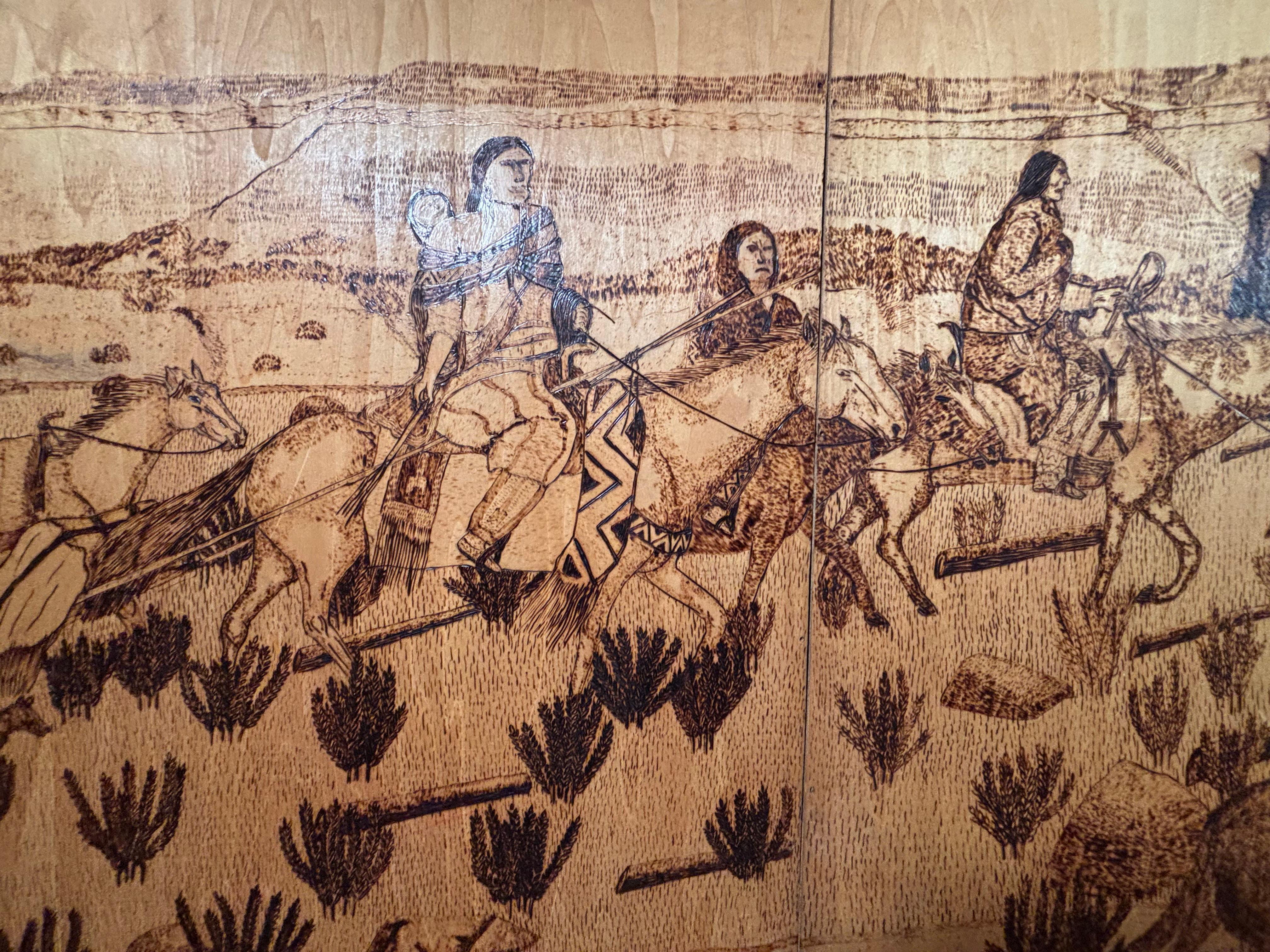 American Arts And Crafts Pyrography Native America Old West Panel Set Four 1941 (Handgefertigt) im Angebot