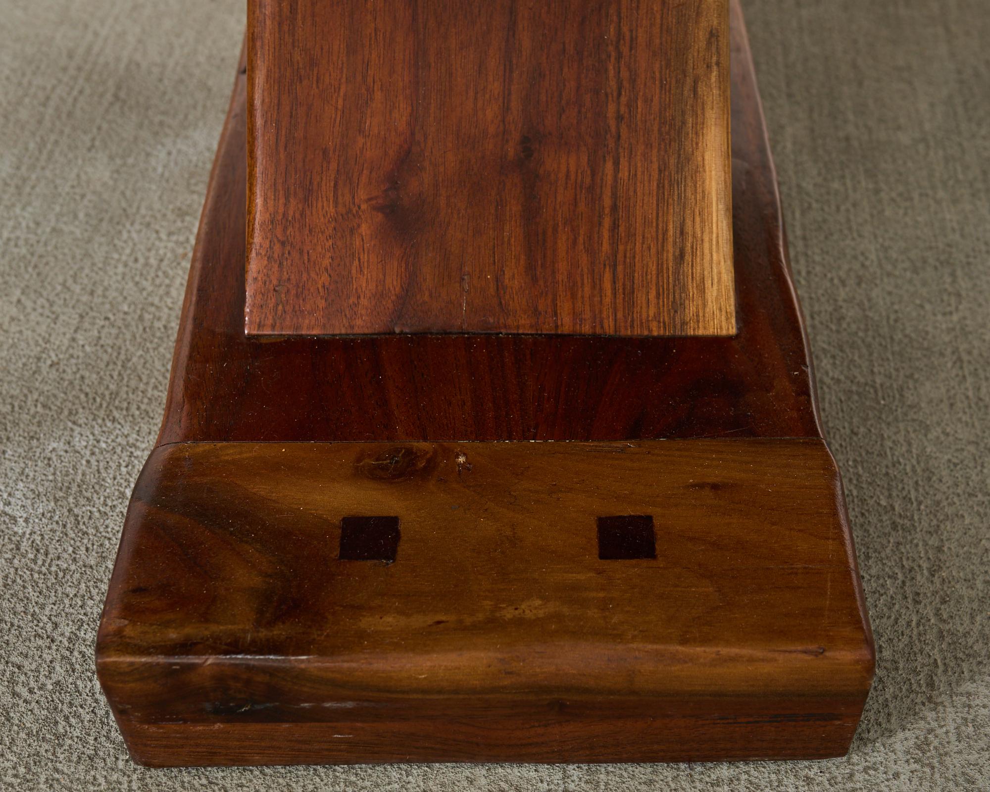Table de salle à manger à tréteaux en noyer de style Arts and Crafts américain en vente 7