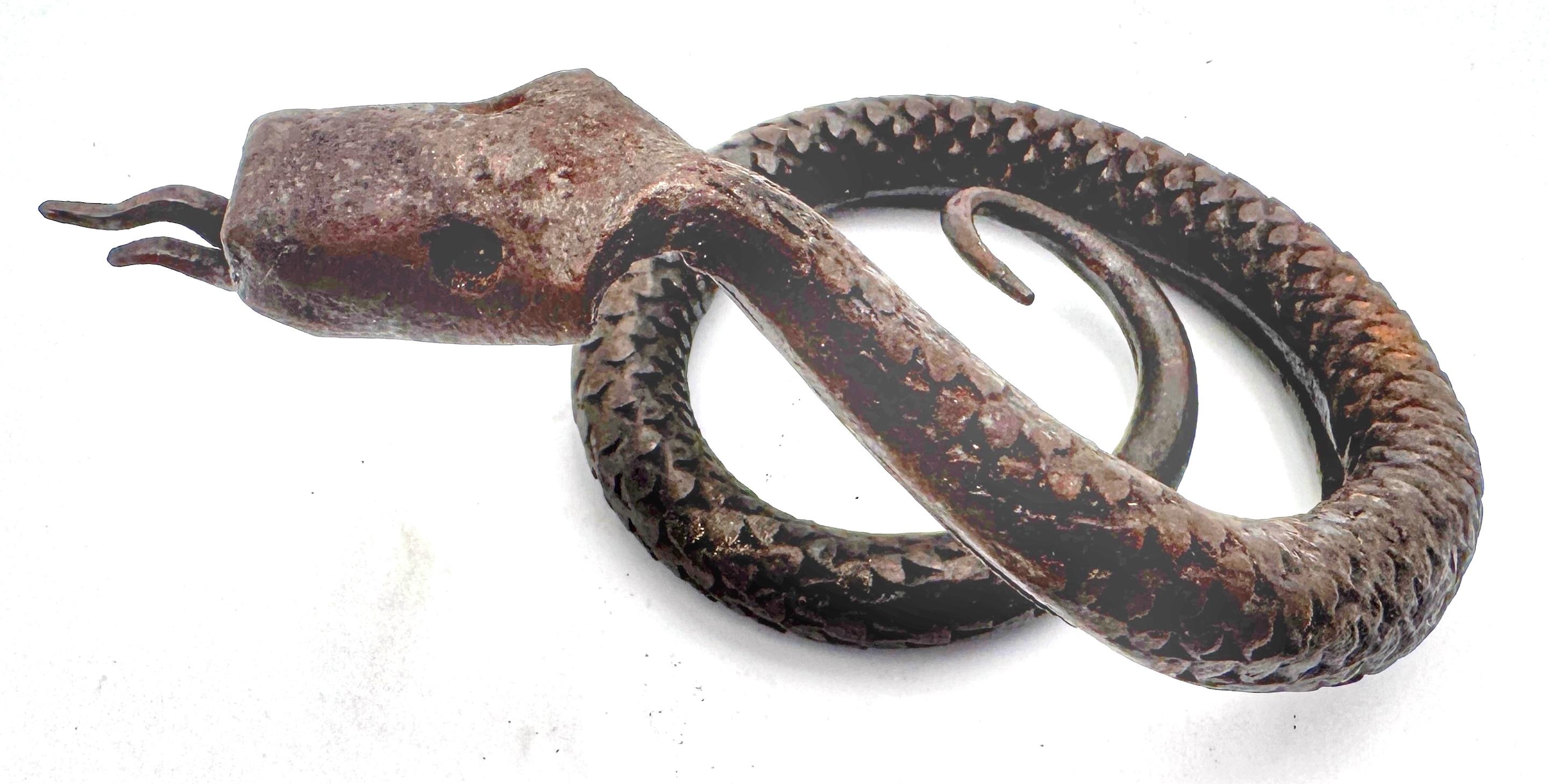 The American Art Works, heurtoir de porte en fer forgé en forme de singe et de serpent en vente 8