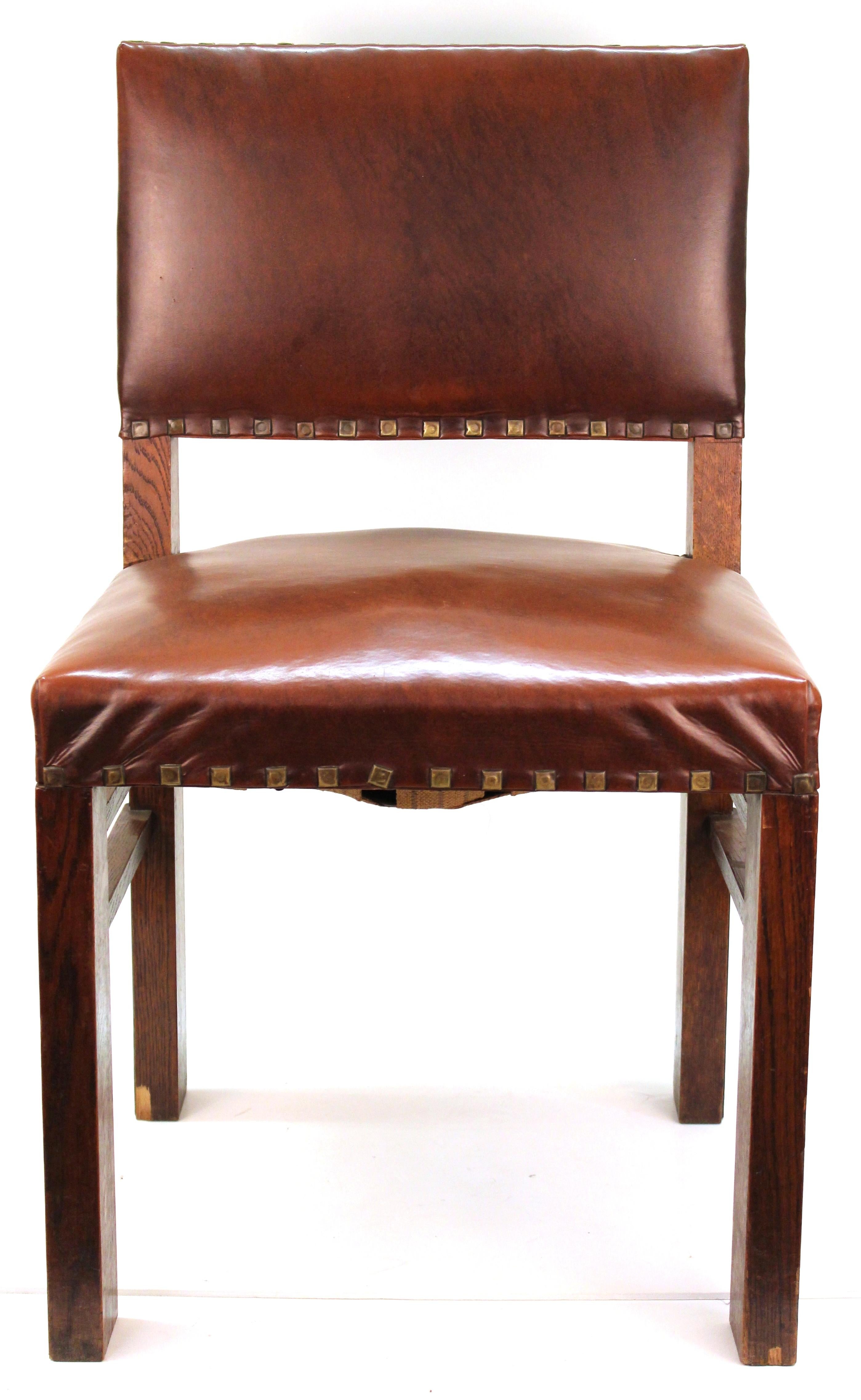 American Arts & Crafts Oak Chairs with Cognac Colored Leather Seats In Good Condition For Sale In New York, NY