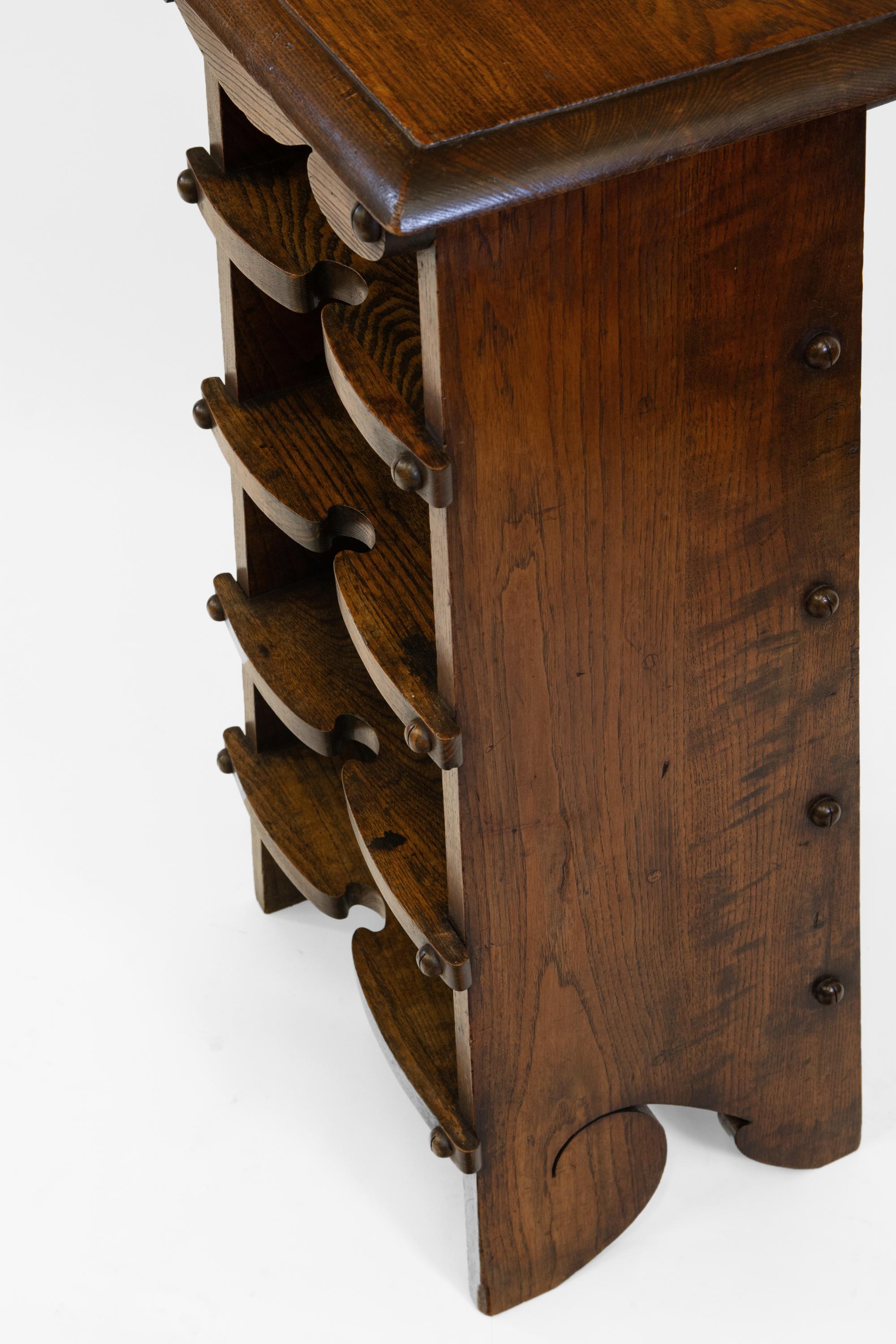 Scaffali portacarte in Oak di stile americano Arts & Crafts di Charles Rohlfs in vendita 1
