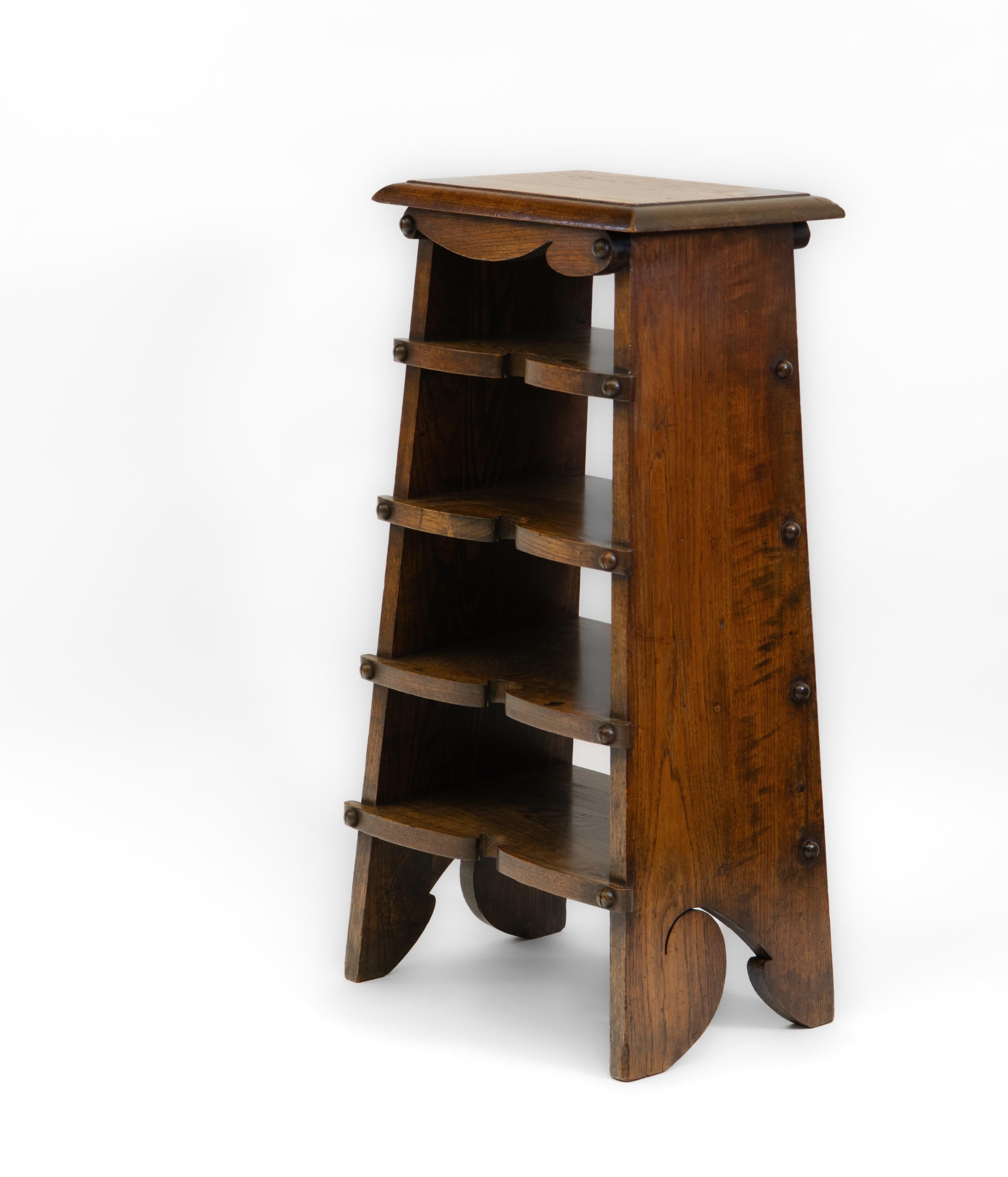 Scaffali portacarte in Oak di stile americano Arts & Crafts di Charles Rohlfs in vendita 2