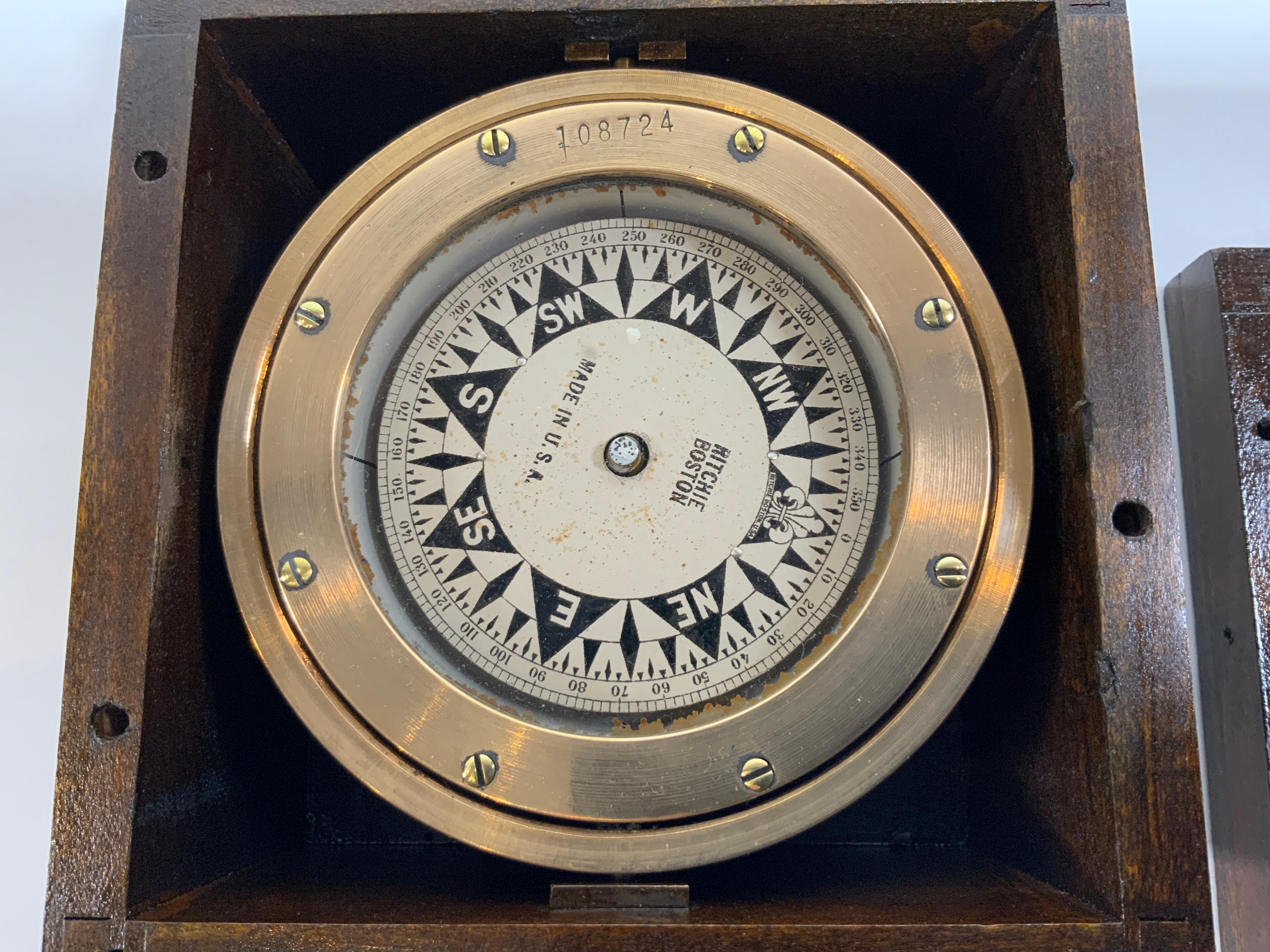 American Boat Boxed Compass by Ritchie In Good Condition In Norwell, MA