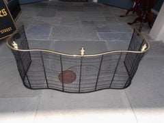 Pantalla de chimenea serpentina de latón americano y alambre artístico, circa 1810