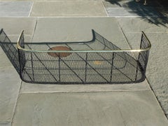 Pantalla americana de latón y alambre para chimenea, circa 1800