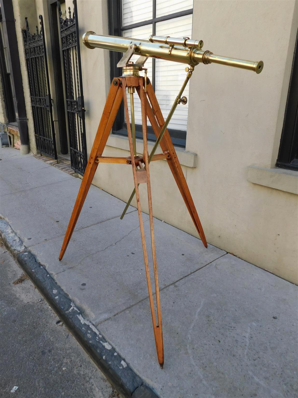 Empire américain Télescope américain en laiton avec Spotting Scope et barre de stabilisation sur Stand Tripod 1870 en vente