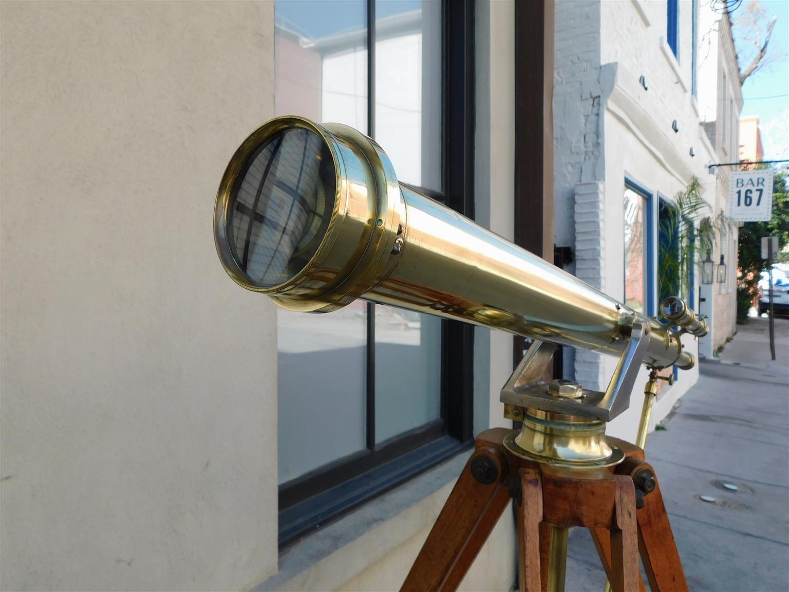 Télescope américain en laiton avec Spotting Scope et barre de stabilisation sur Stand Tripod 1870 Excellent état - En vente à Charleston, SC