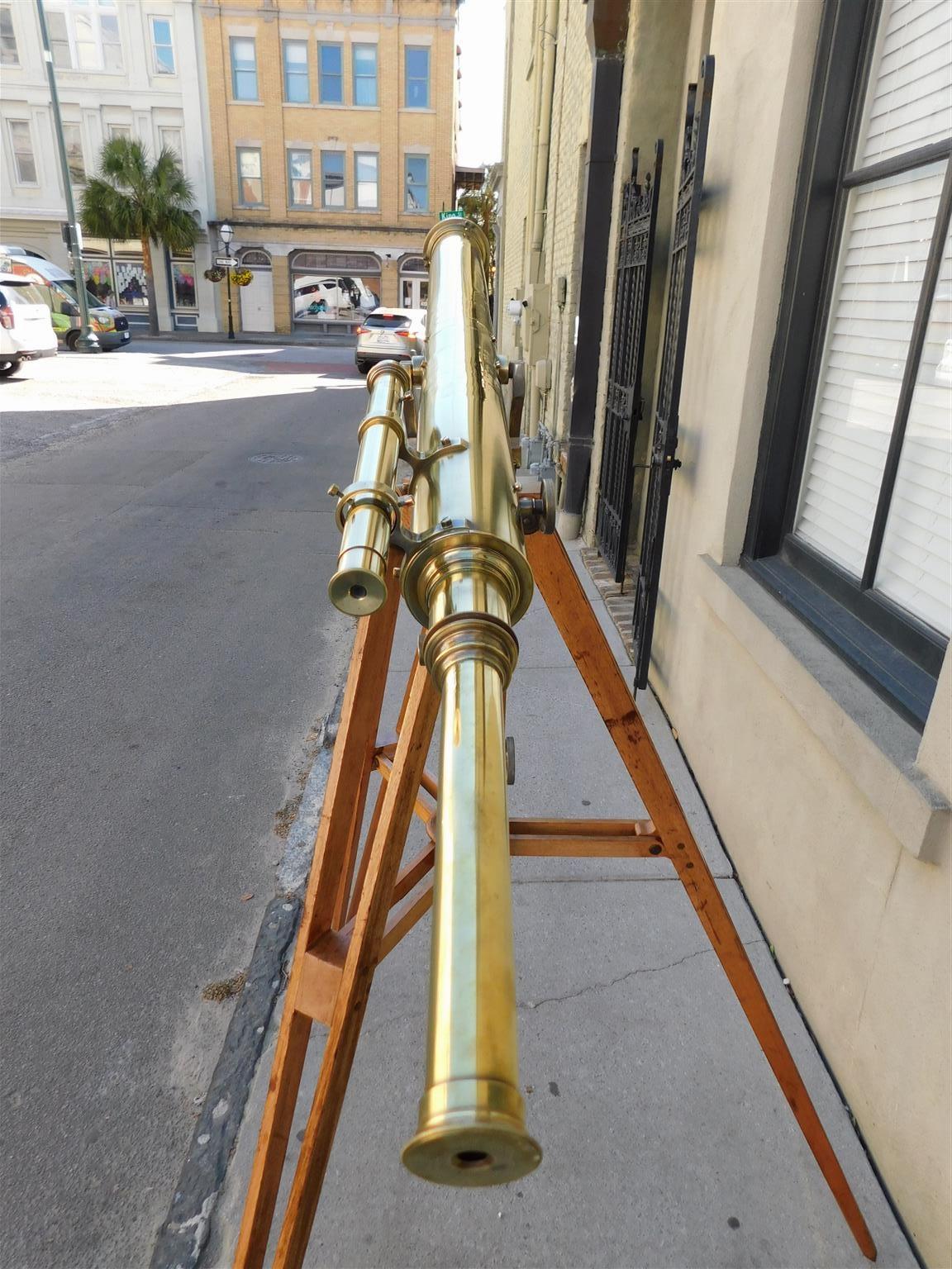 Laiton Télescope américain en laiton avec Spotting Scope et barre de stabilisation sur Stand Tripod 1870 en vente