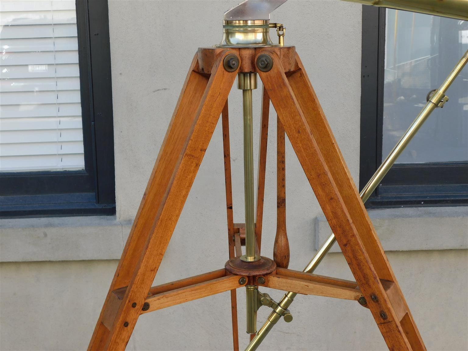 Télescope américain en laiton avec Spotting Scope et barre de stabilisation sur Stand Tripod 1870 en vente 1