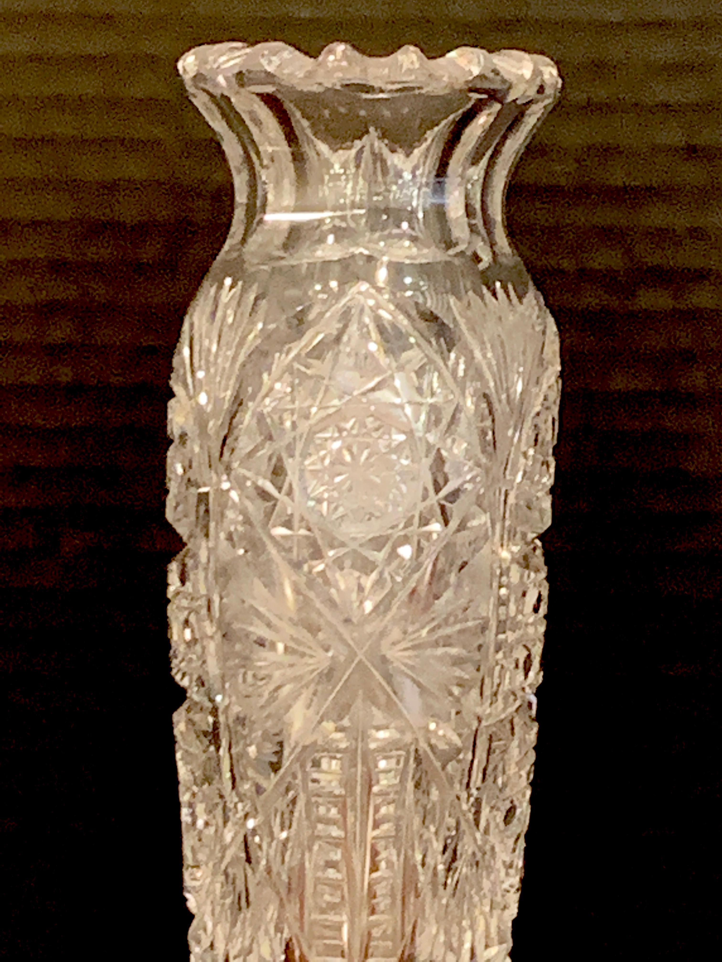 Amerikanische herzförmige Vase aus Brillantschliffglas, seltene Form (19. Jahrhundert) im Angebot