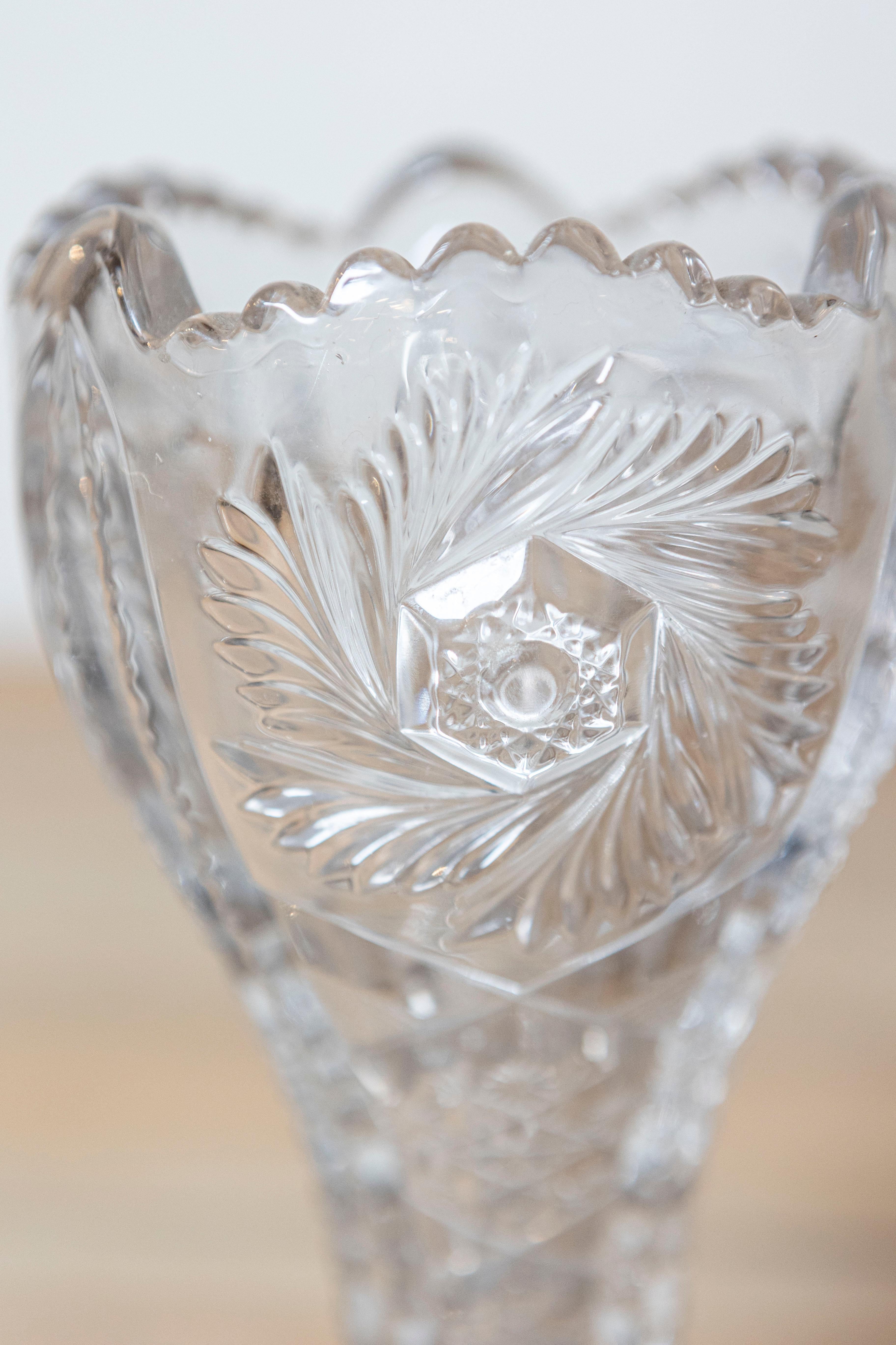 Amerikanische Trompetenvase aus brillantgeschliffenem Glas, Ende 19. bis Anfang 20. (20. Jahrhundert) im Angebot