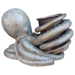 Porte-verre à vin en bronze américain en forme de pieuvre avec boîte de conserve insérée d'origine:: circa 1900