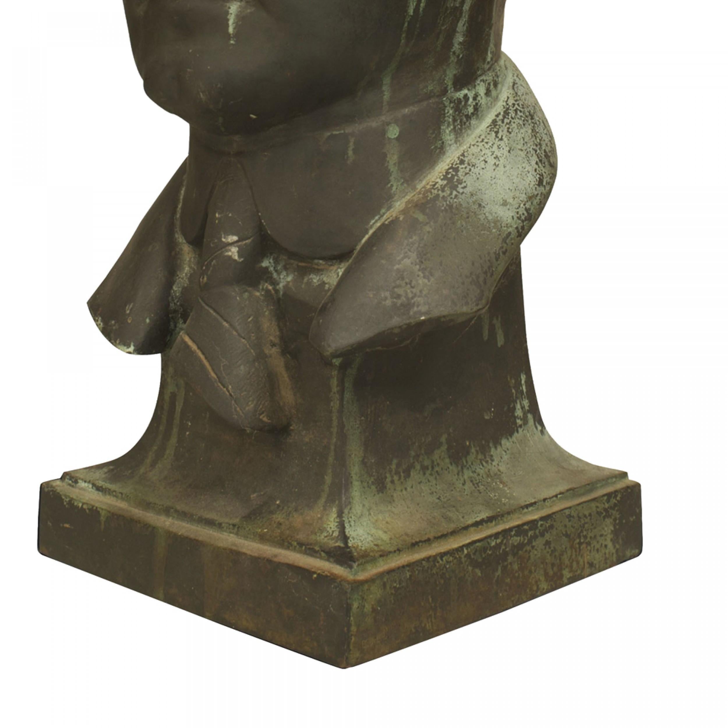 20ième siècle Buste de gentleman américain en bronze patiné en vente