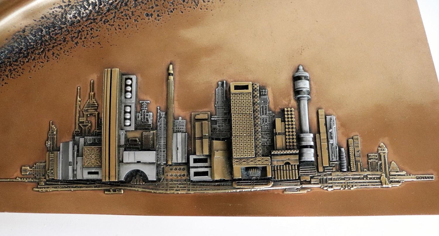 American Brutalist Wall Sculpture in Bronze by Giovanni Schoeman, 1970s In Good Condition For Sale In Morazzone, Varese