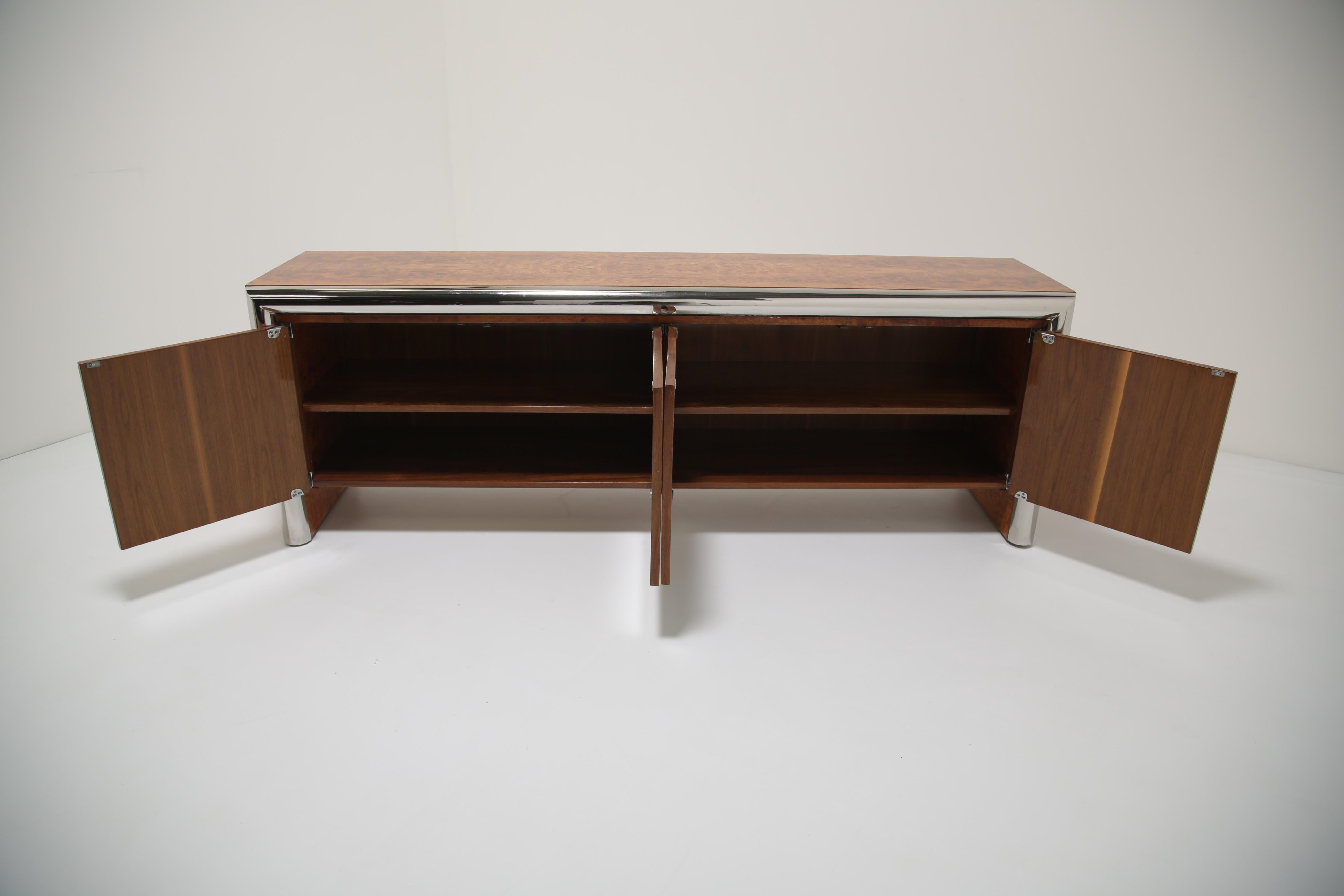 Amerikanische Kredenz aus Wurzelholz und Chrom von Edward Axel Roffman, 1970er Jahre. im Angebot 5