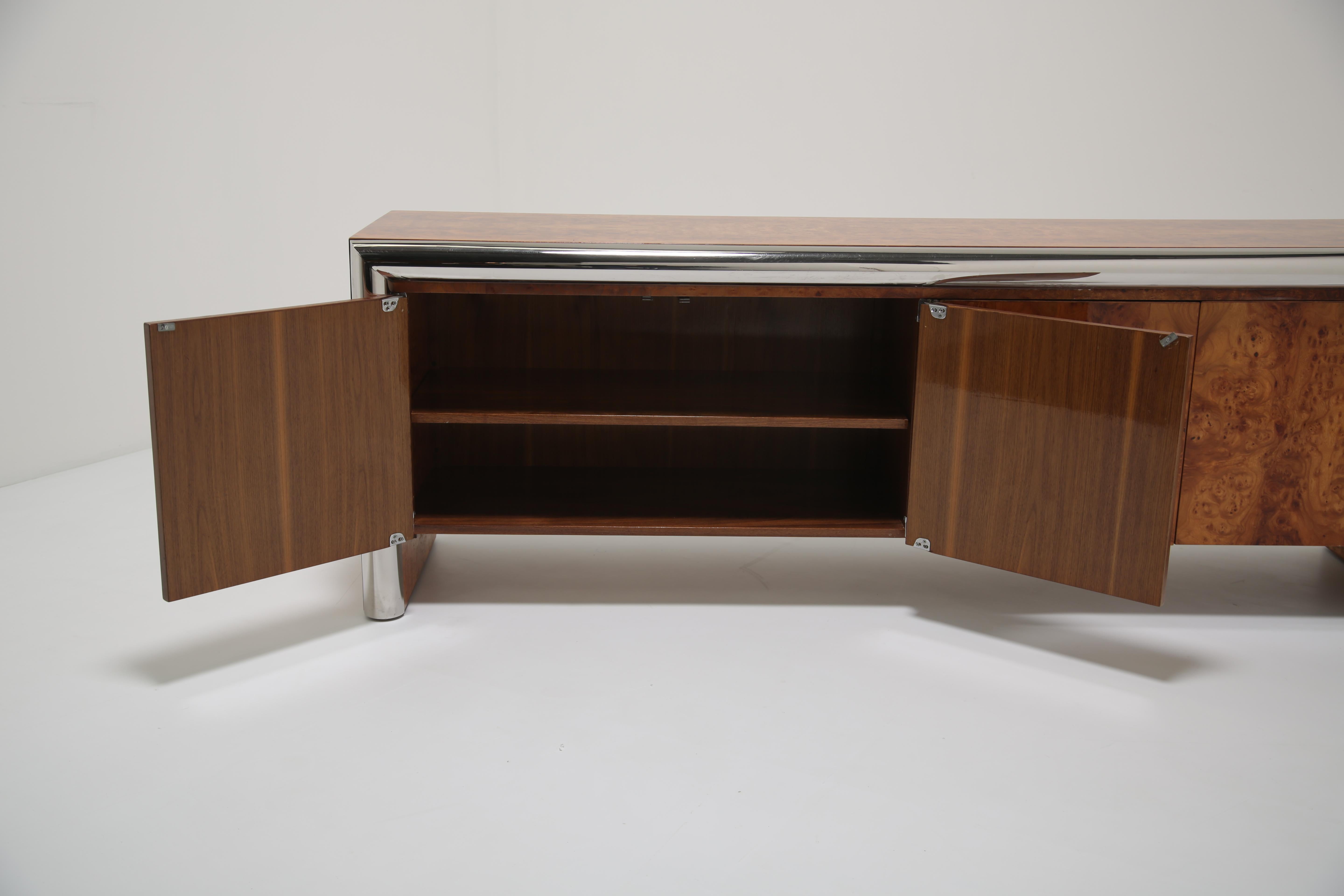 Amerikanische Kredenz aus Wurzelholz und Chrom von Edward Axel Roffman, 1970er Jahre. im Angebot 6