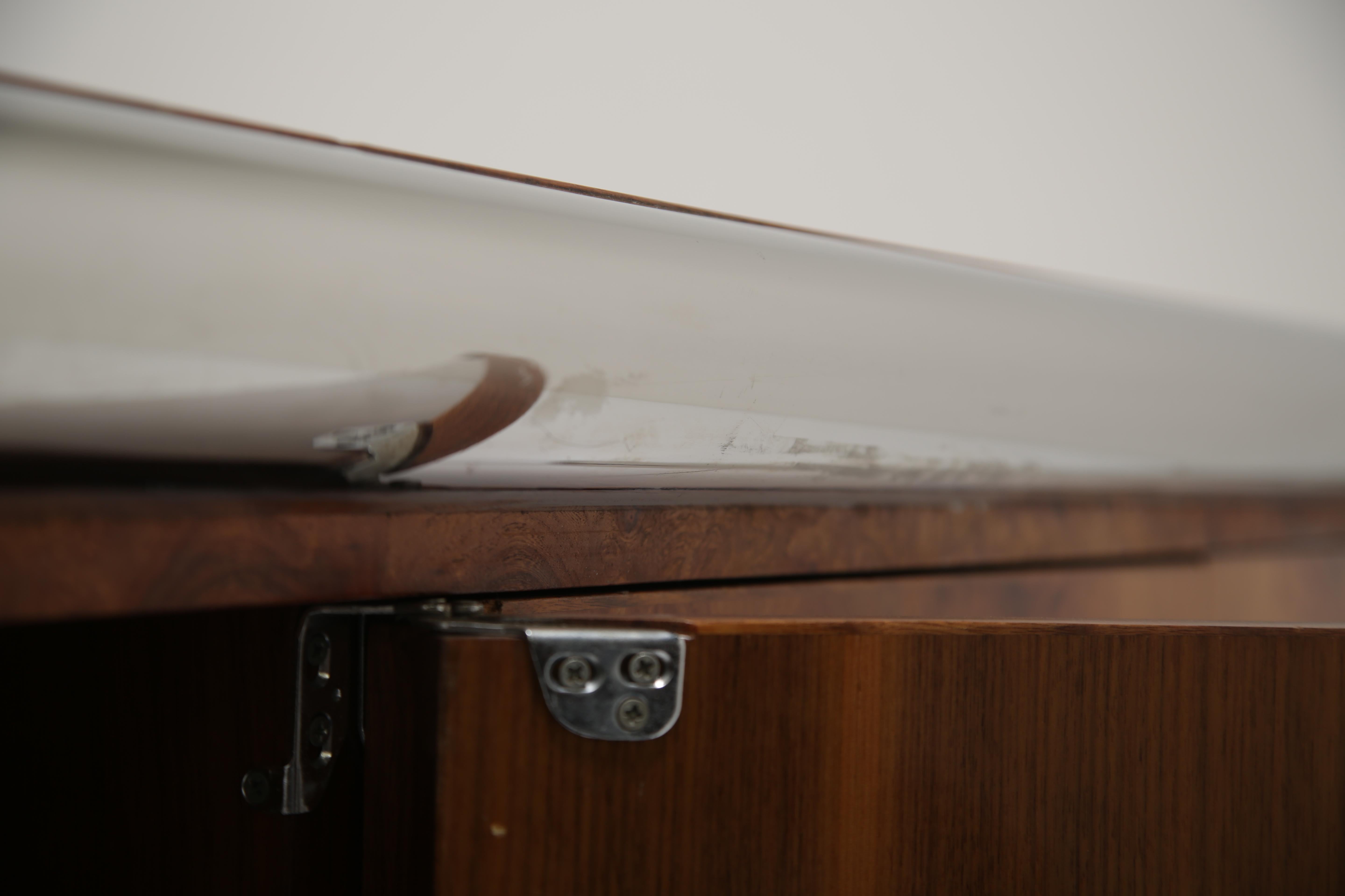 Amerikanische Kredenz aus Wurzelholz und Chrom von Edward Axel Roffman, 1970er Jahre. im Angebot 9