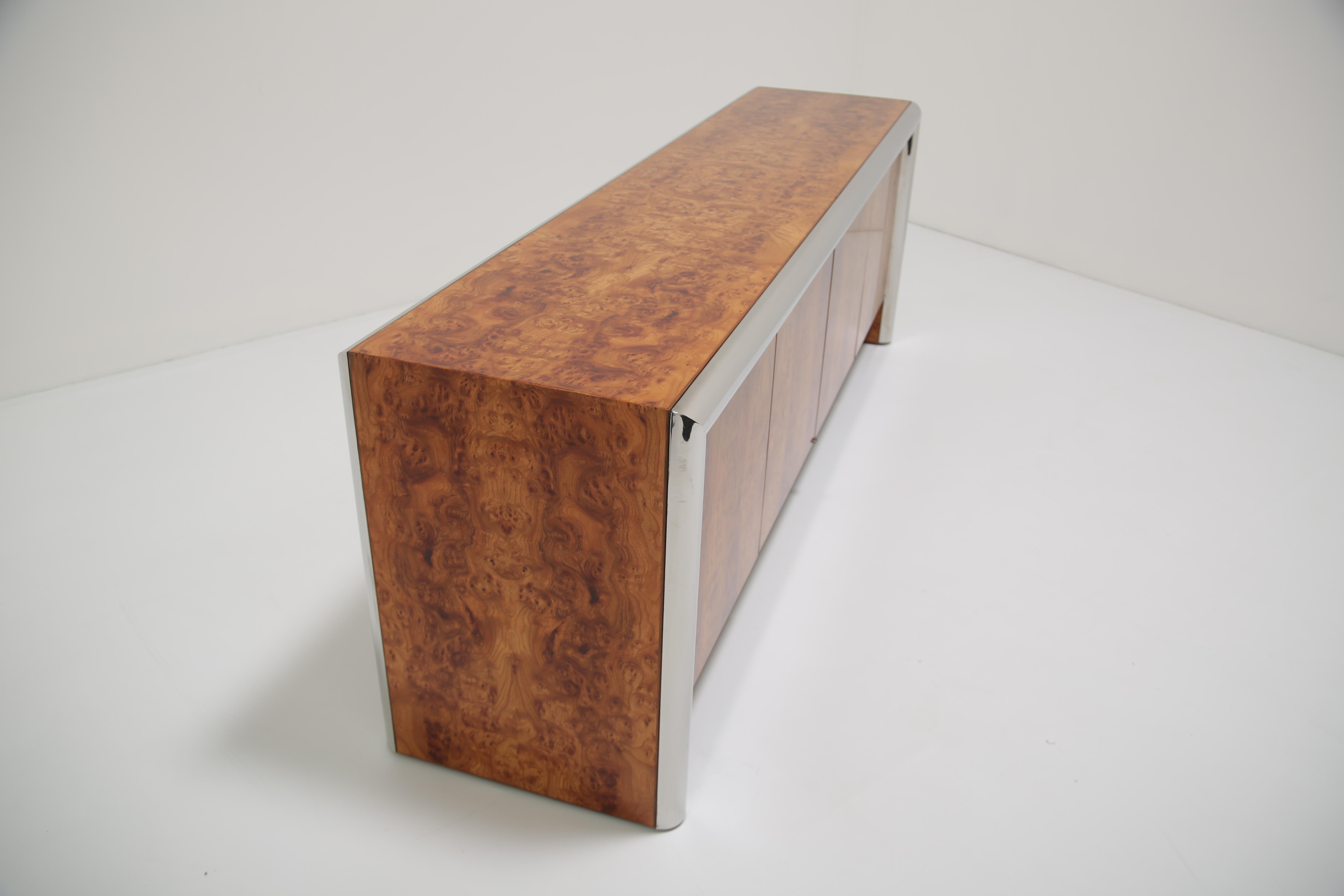 Amerikanische Kredenz aus Wurzelholz und Chrom von Edward Axel Roffman, 1970er Jahre. im Angebot 2