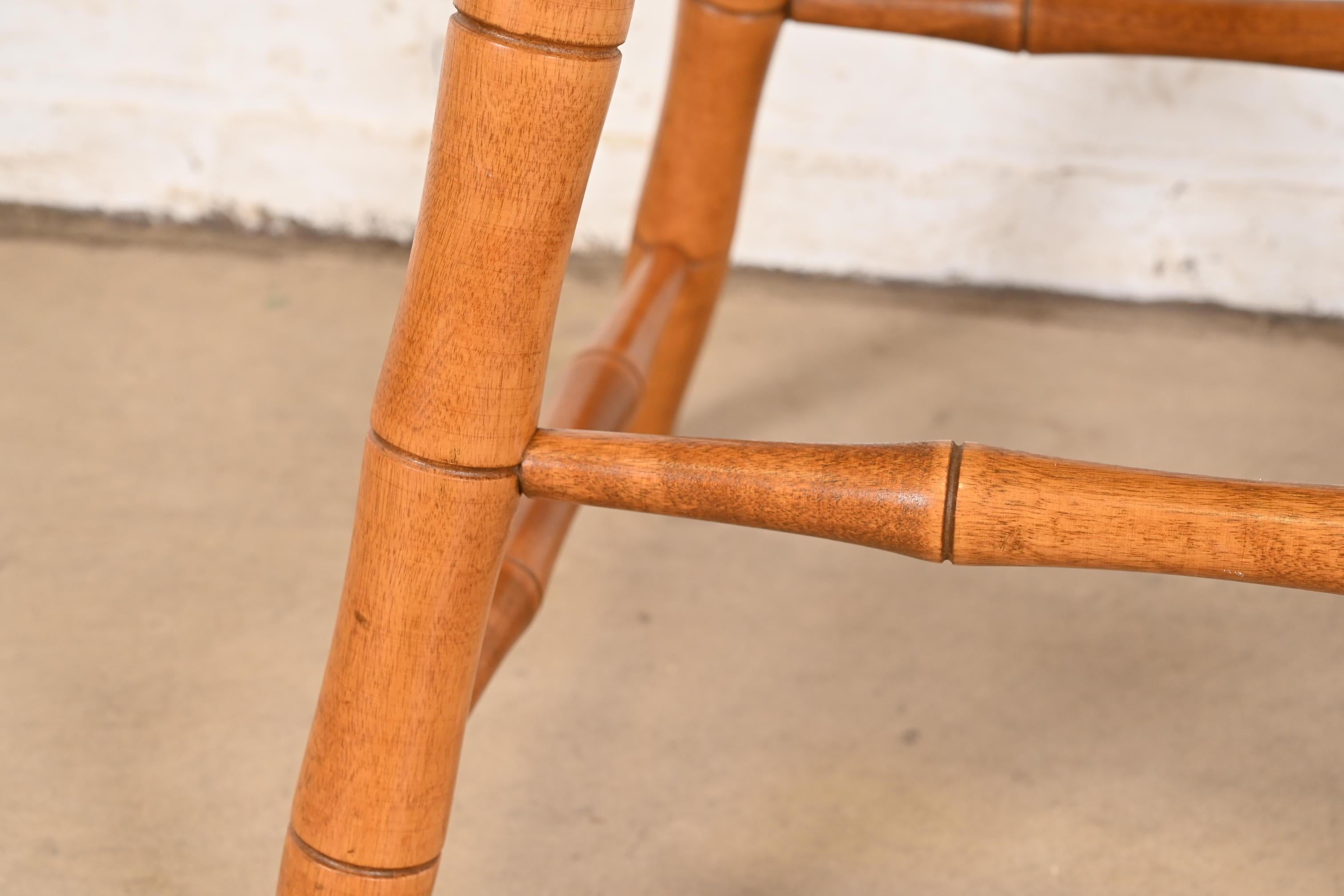 American Carved Solid Maple Spindle Back Side Chair or Desk Chair For Sale 4