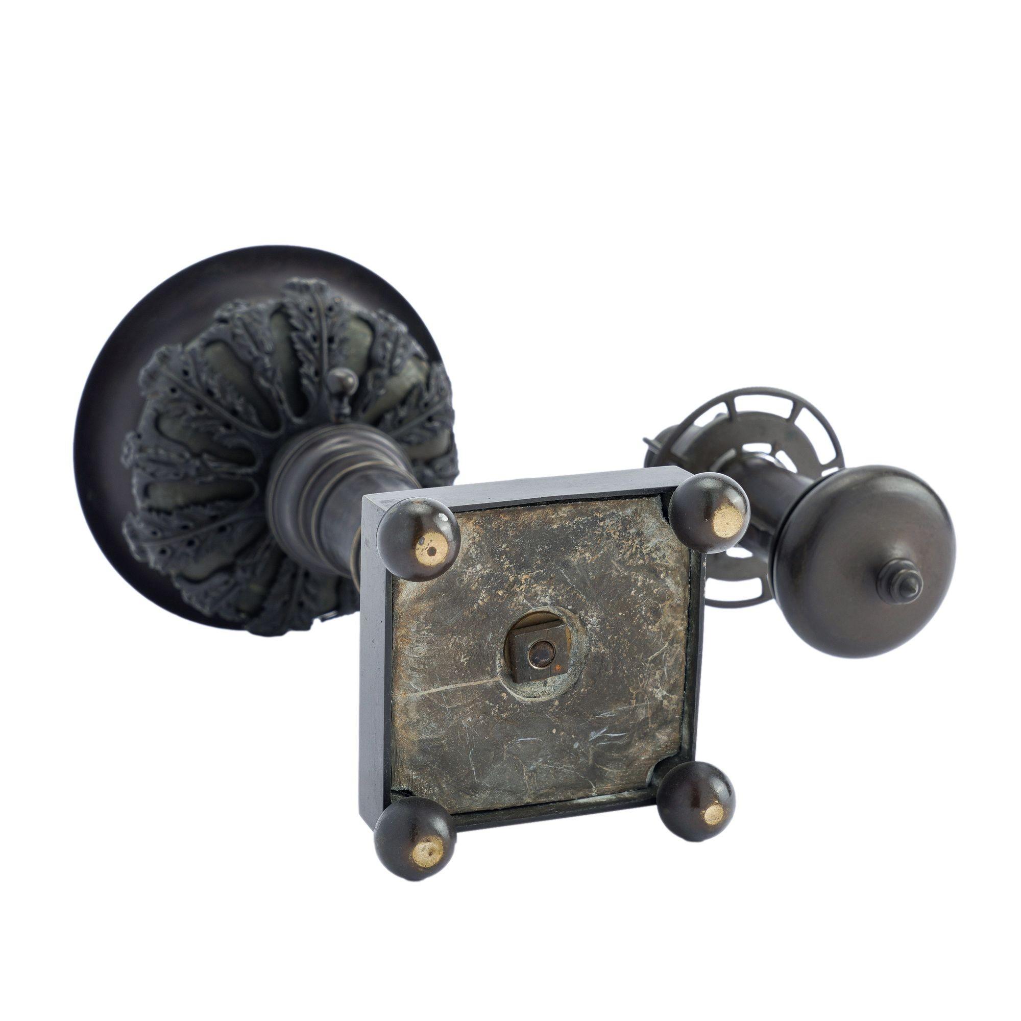 Amerikanische einarmige argand-Lampe und Schirm aus Bronzeguss, 1810-15 im Angebot 4
